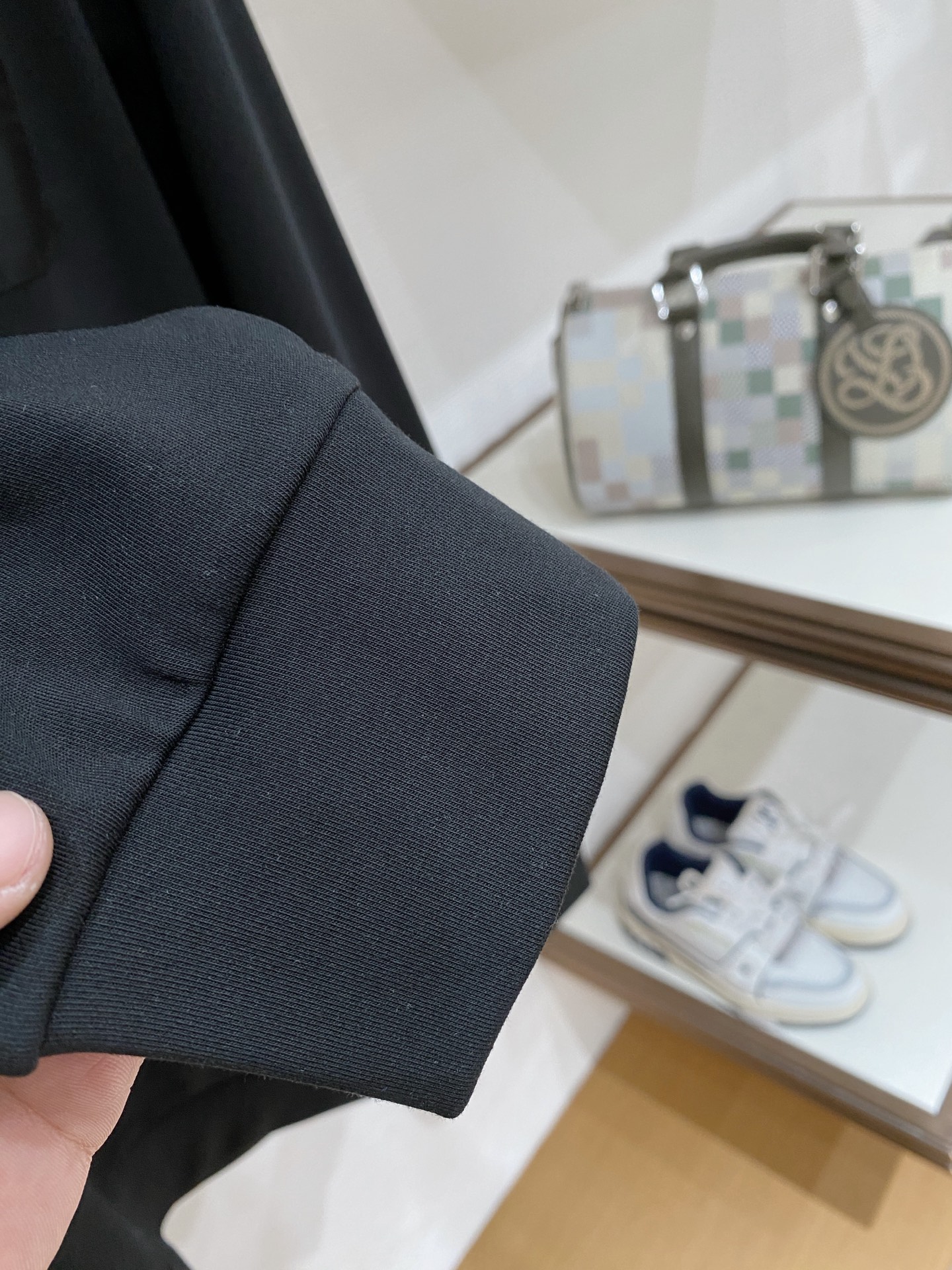 蒙口 精品打底衫 贸易公司订单 25SS 秋冬新款意式轻奢男士休闲长袖打底衫长袖 T恤 卫衣平整的抗皱性