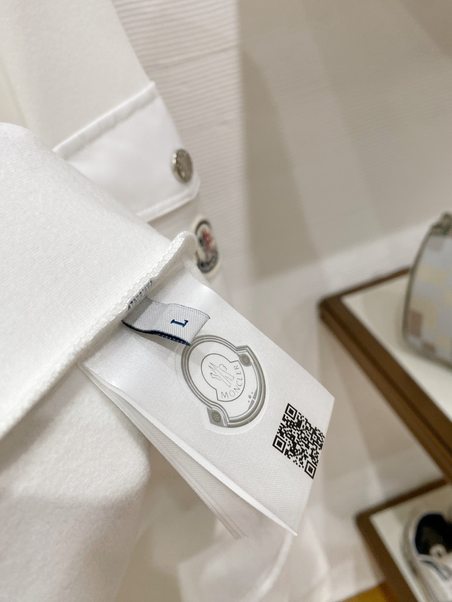 蒙口 精品打底衫 贸易公司订单 25SS 秋冬新款意式轻奢男士休闲长袖打底衫长袖 T恤 卫衣平整的抗皱性