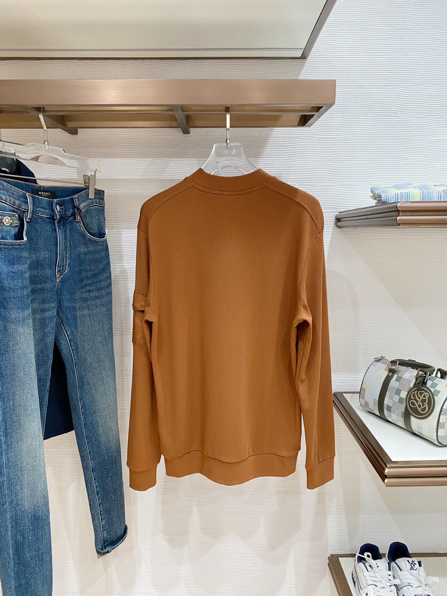 蒙口 精品打底衫 贸易公司订单 25SS 秋冬新款意式轻奢男士休闲长袖打底衫长袖 T恤 卫衣平整的抗皱性