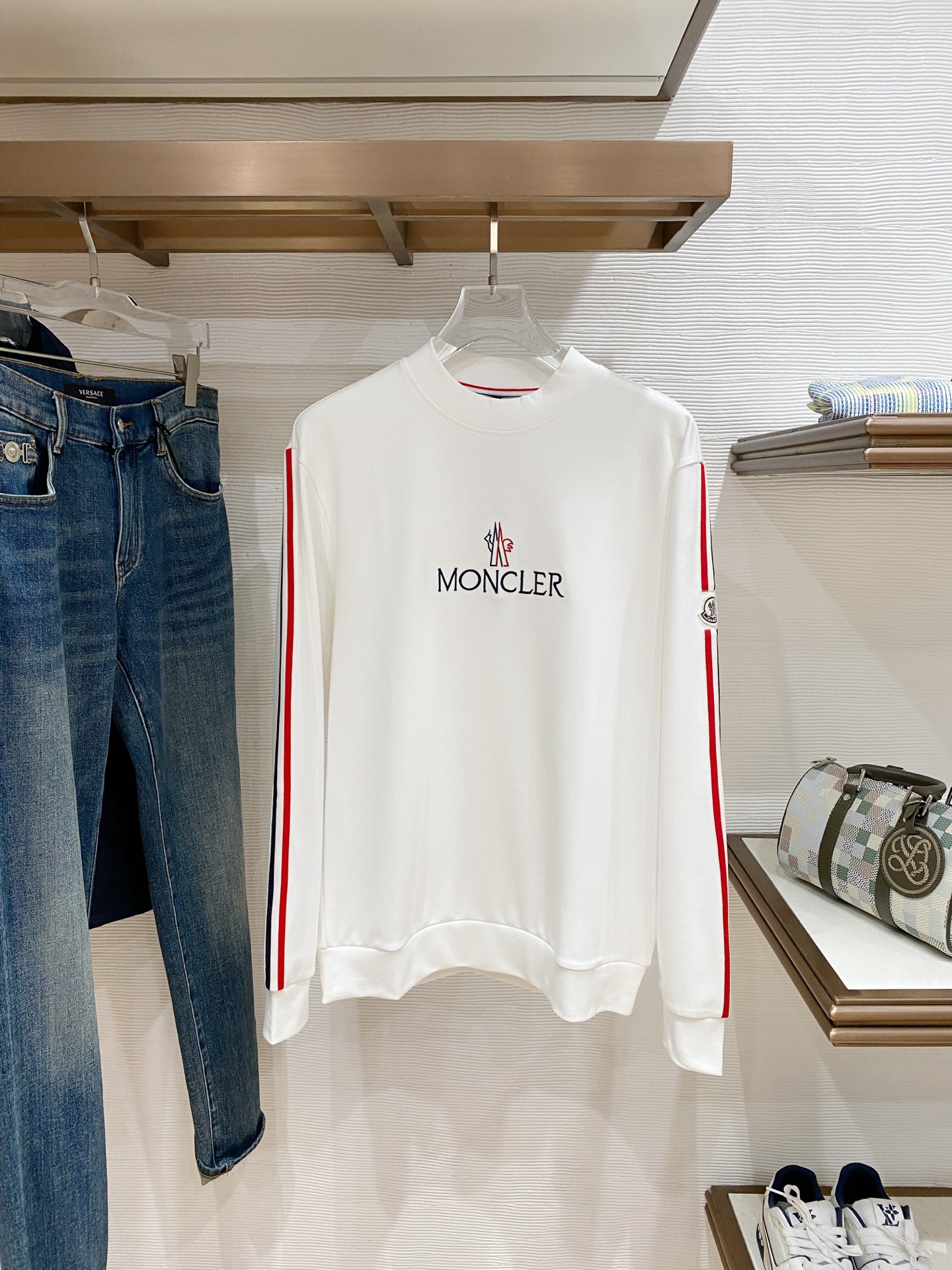 蒙口 精品打底衫 贸易公司订单 25SS 秋冬新款意式轻奢男士休闲长袖打底衫长袖 T恤 卫衣平整的抗皱性