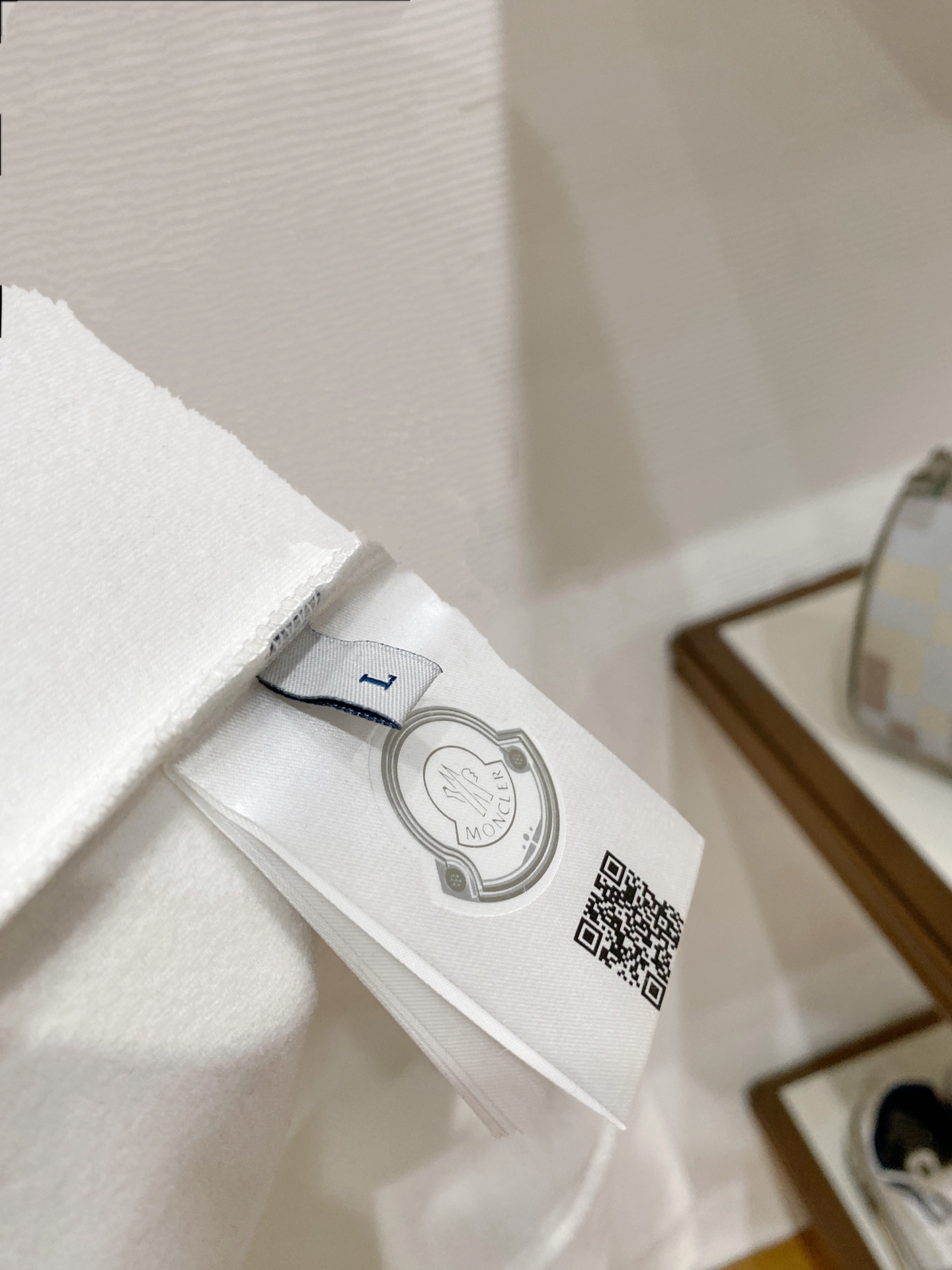 蒙口 精品打底衫 贸易公司订单 25SS 秋冬新款意式轻奢男士休闲长袖打底衫长袖 T恤 卫衣平整的抗皱性