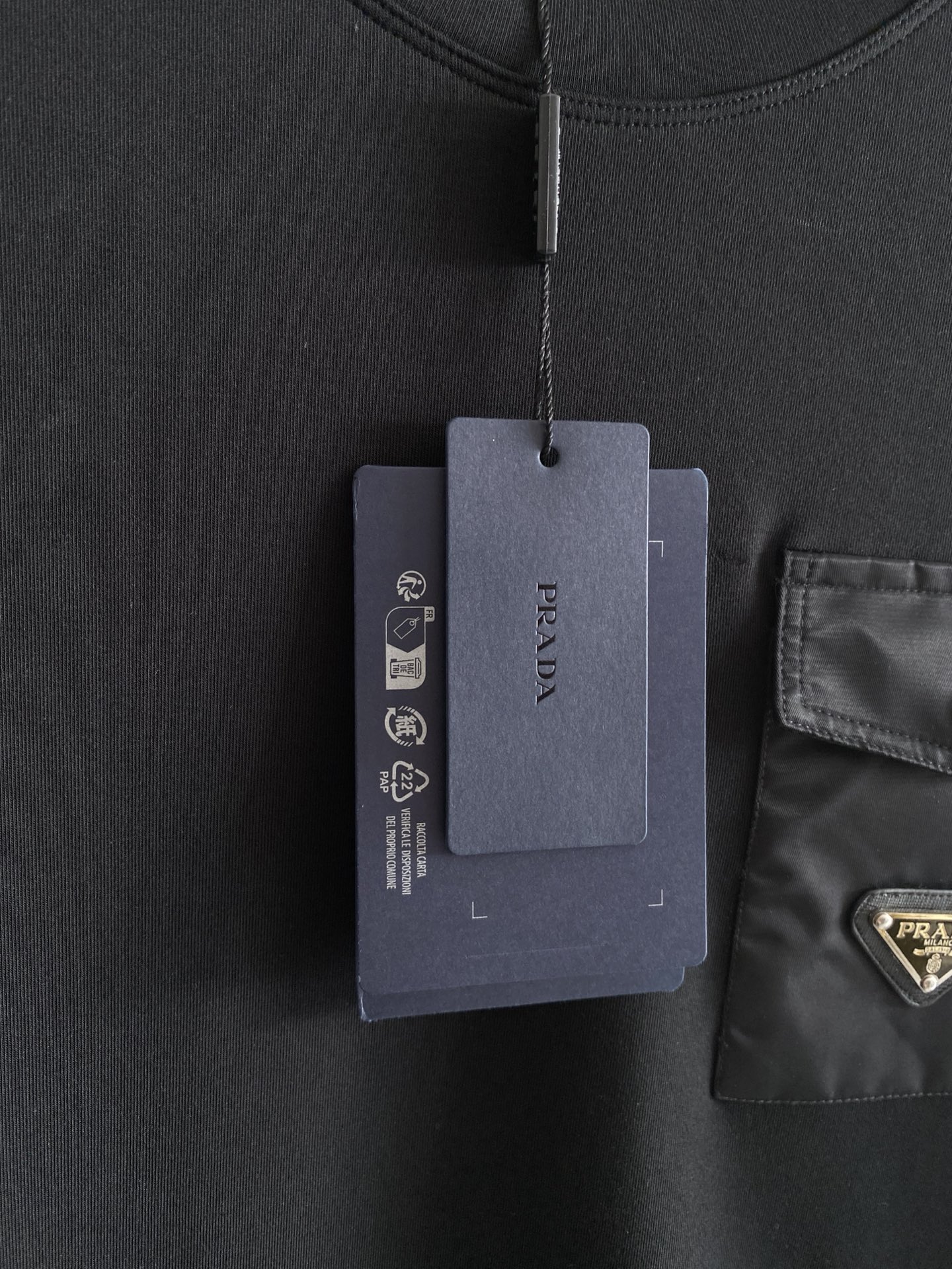 普拉达 精品打底衫 贸易公司订单 25SS 秋冬新款意式轻奢男士休闲长袖打底衫长袖 T恤 卫衣平整的抗皱