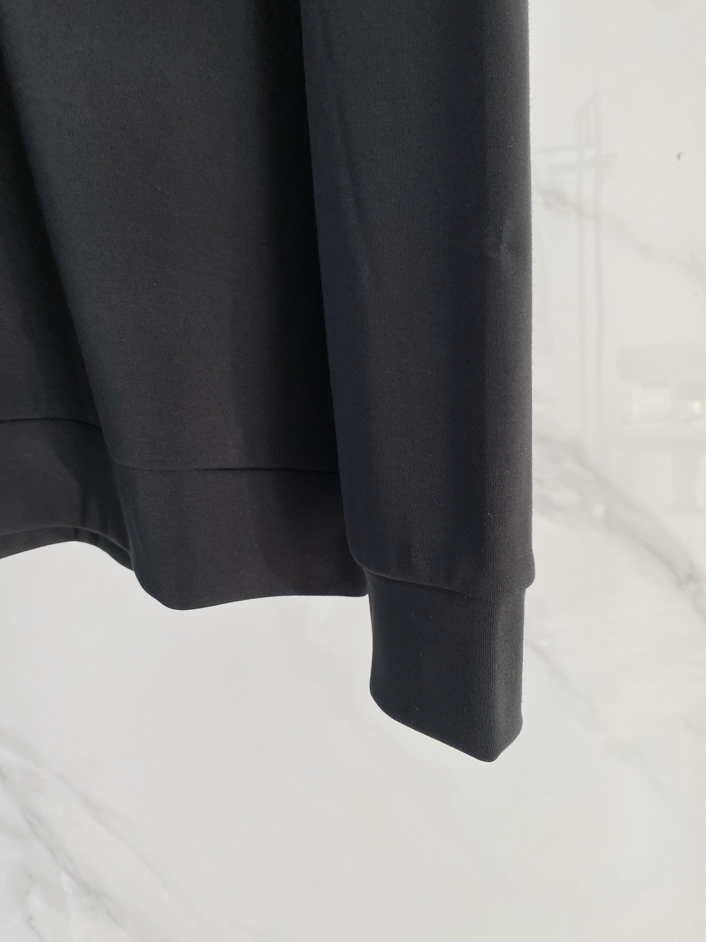 罗意威 精品打底衫 贸易公司订单 25SS 秋冬新款意式轻奢男士休闲长袖打底衫长袖 T恤 卫衣平整的抗皱