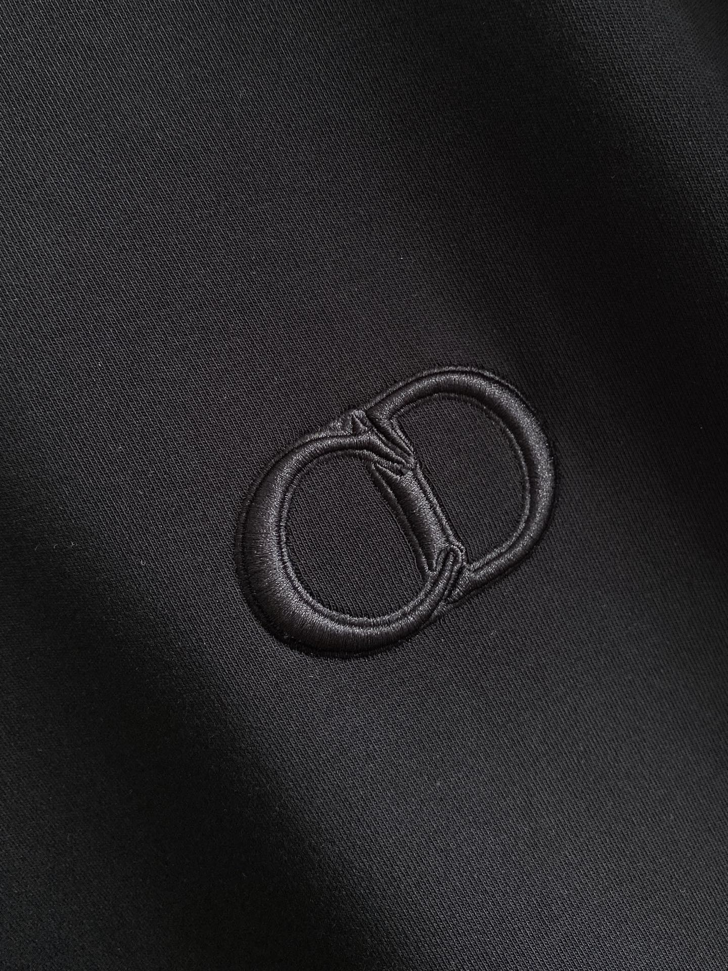 迪奥 精品打底衫 贸易公司订单 25SS 秋冬新款意式轻奢男士休闲长袖打底衫长袖 T恤 卫衣平整的抗皱性