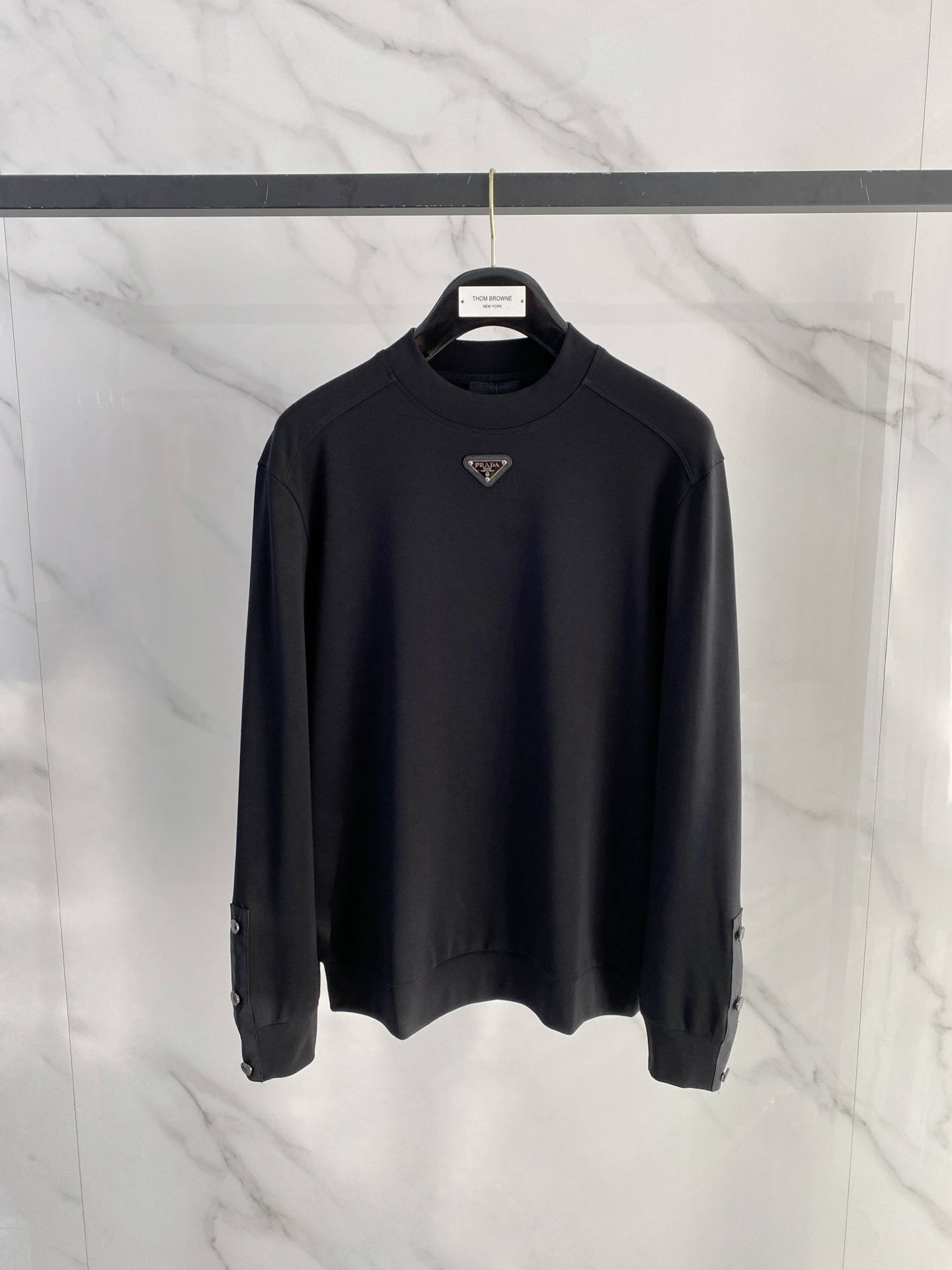 普拉达 精品打底衫 贸易公司订单 25SS 秋冬新款意式轻奢男士休闲长袖打底衫长袖 T恤 卫衣平整的抗皱