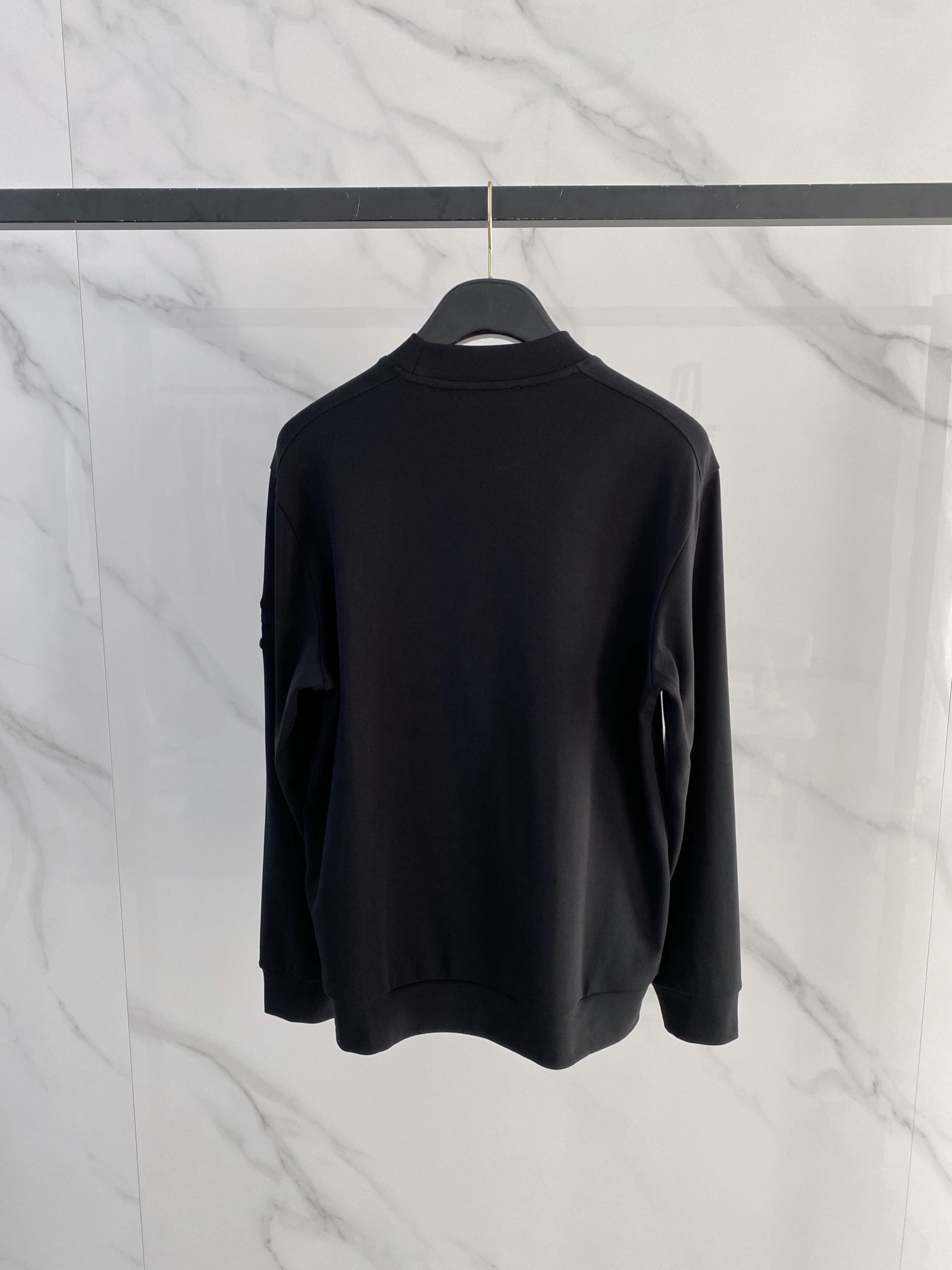 普拉达 精品打底衫 贸易公司订单 25SS 秋冬新款意式轻奢男士休闲长袖打底衫长袖 T恤 卫衣平整的抗皱