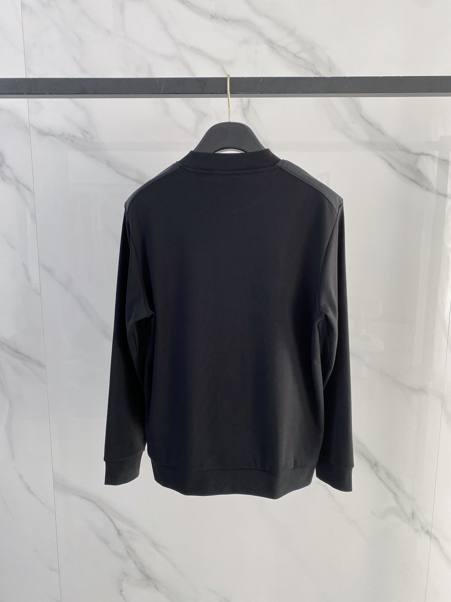 普拉达 精品打底衫 贸易公司订单 25SS 秋冬新款意式轻奢男士休闲长袖打底衫长袖 T恤 卫衣平整的抗皱