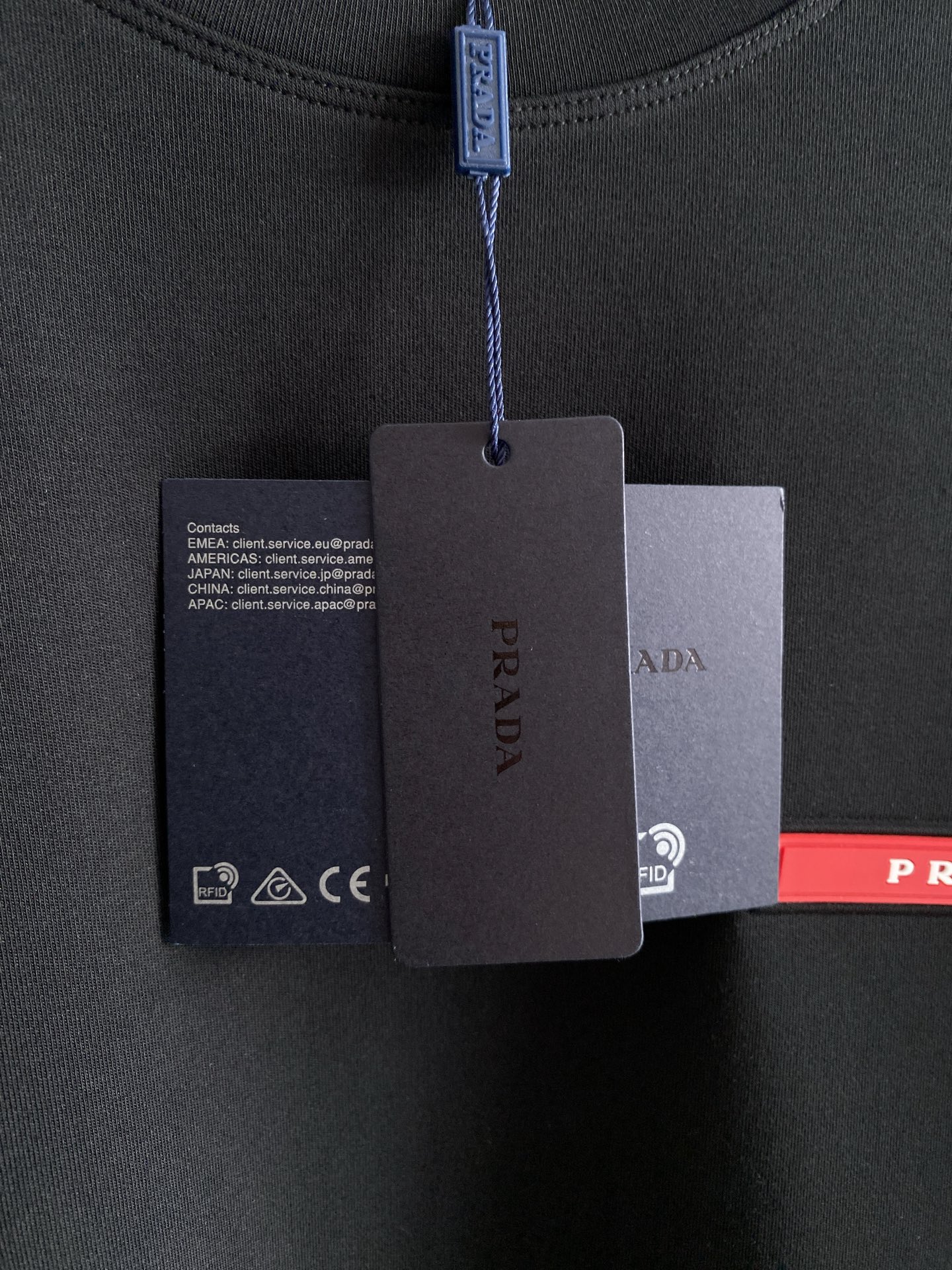 普拉达 精品打底衫 贸易公司订单 25SS 秋冬新款意式轻奢男士休闲长袖打底衫长袖 T恤 卫衣平整的抗皱