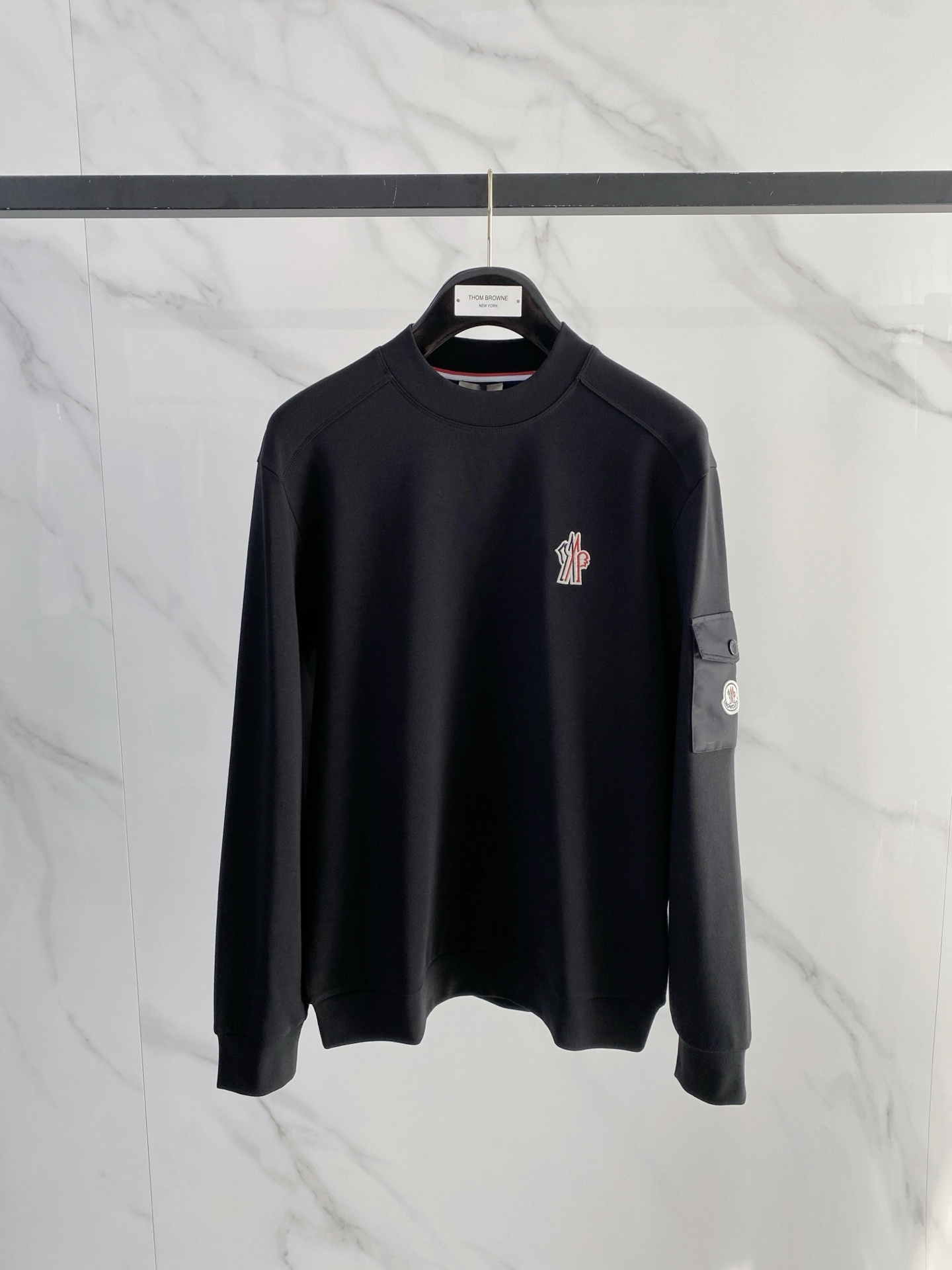 蒙口 精品打底衫 贸易公司订单 25SS 秋冬新款意式轻奢男士休闲长袖打底衫长袖 T恤 卫衣平整的抗皱性