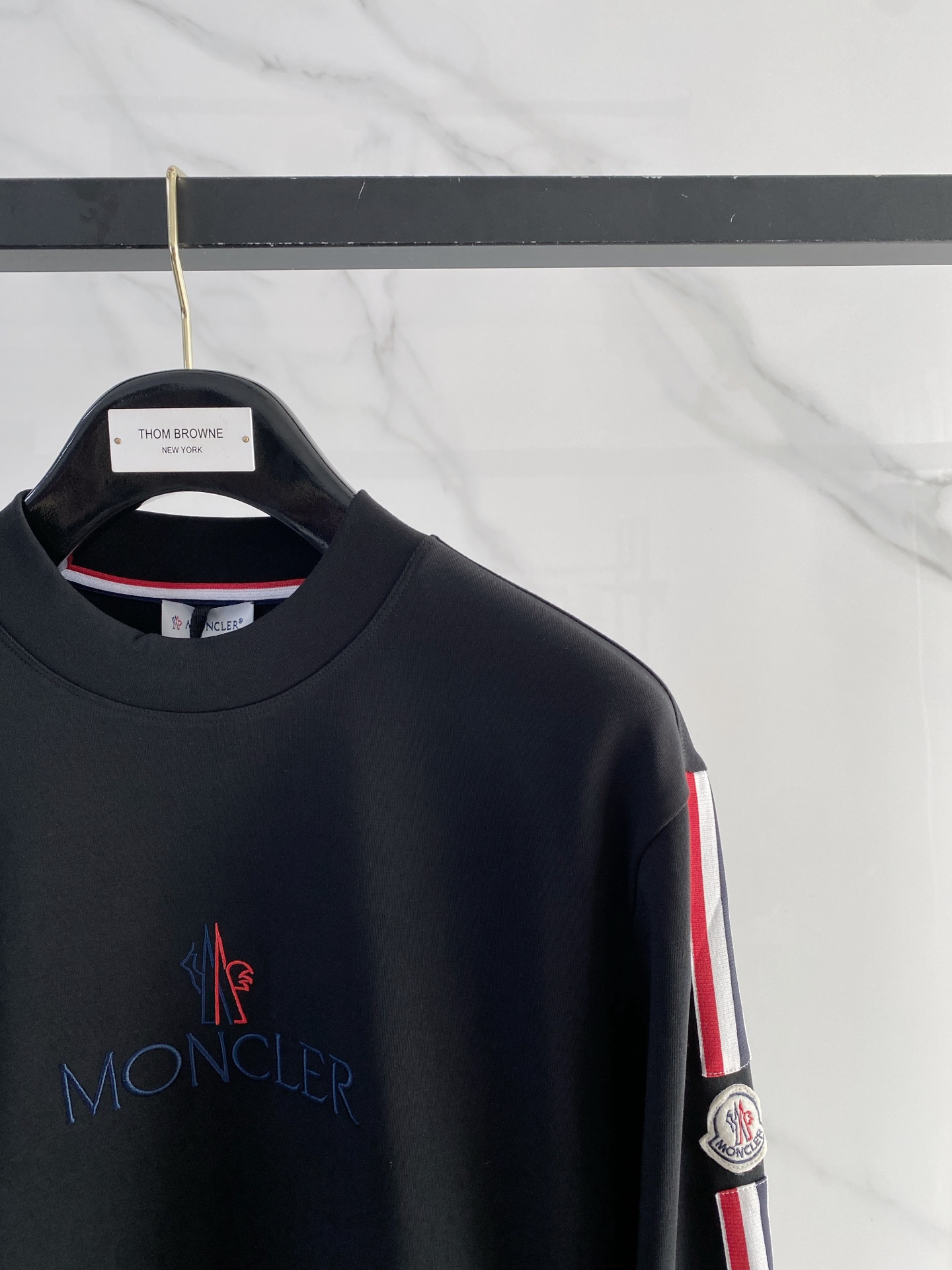 蒙口 精品打底衫 贸易公司订单 25SS 秋冬新款意式轻奢男士休闲长袖打底衫长袖 T恤 卫衣平整的抗皱性