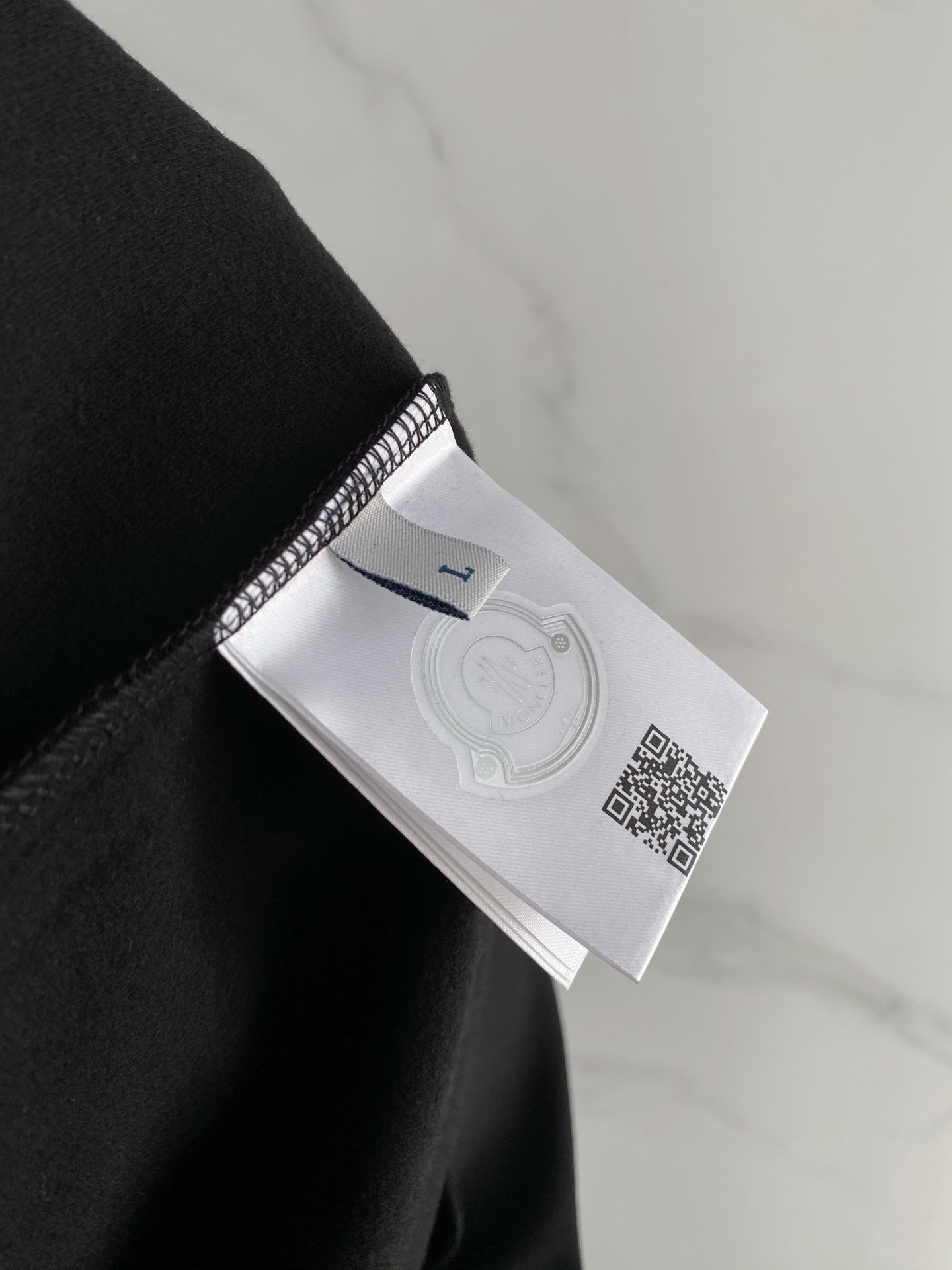 蒙口 精品打底衫 贸易公司订单 25SS 秋冬新款意式轻奢男士休闲长袖打底衫长袖 T恤 卫衣平整的抗皱性