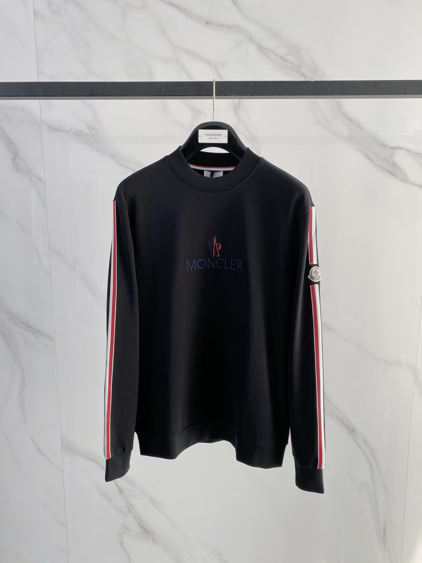 蒙口 精品打底衫 贸易公司订单 25SS 秋冬新款意式轻奢男士休闲长袖打底衫长袖 T恤 卫衣平整的抗皱性