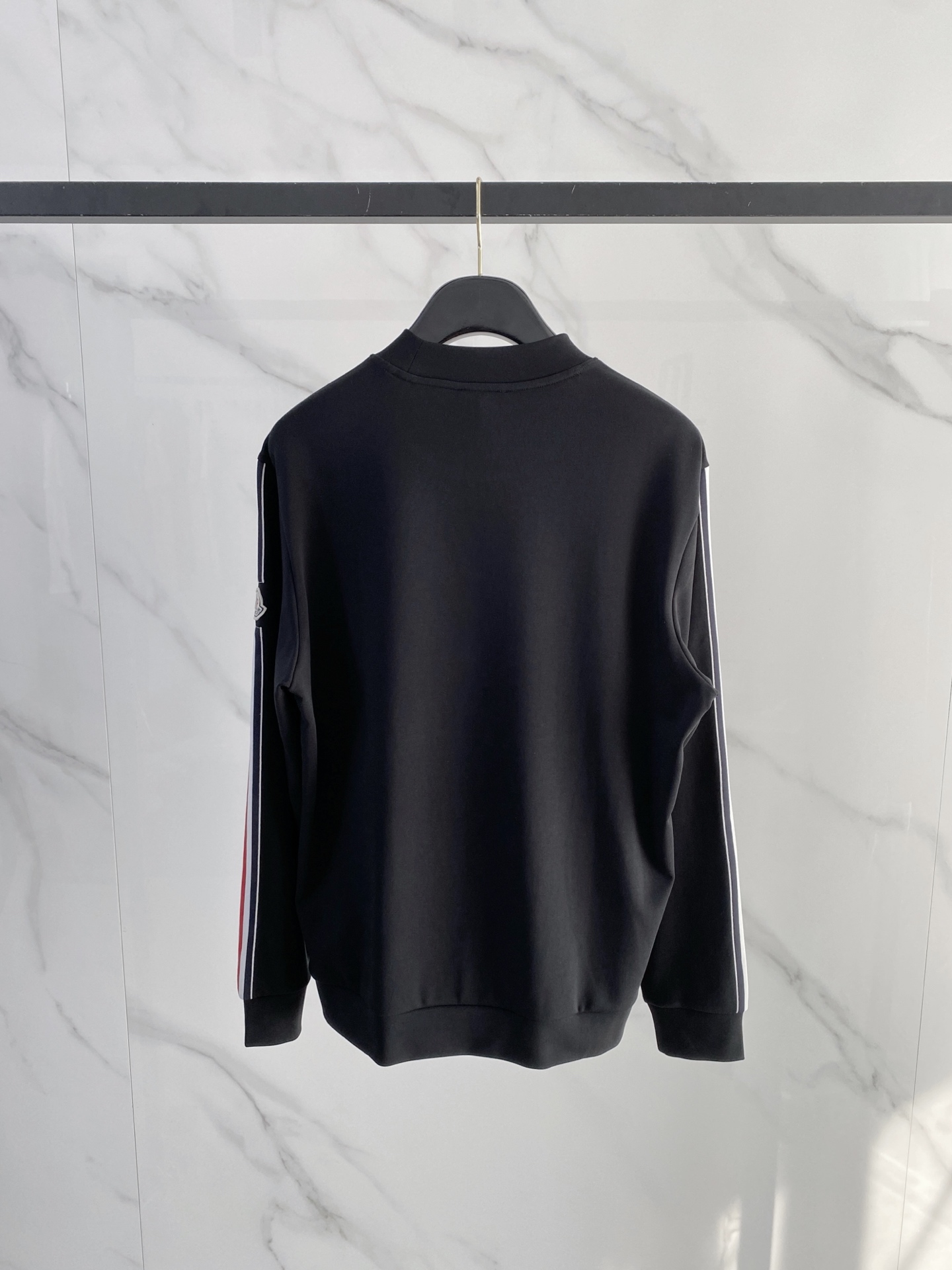 蒙口 精品打底衫 贸易公司订单 25SS 秋冬新款意式轻奢男士休闲长袖打底衫长袖 T恤 卫衣平整的抗皱性