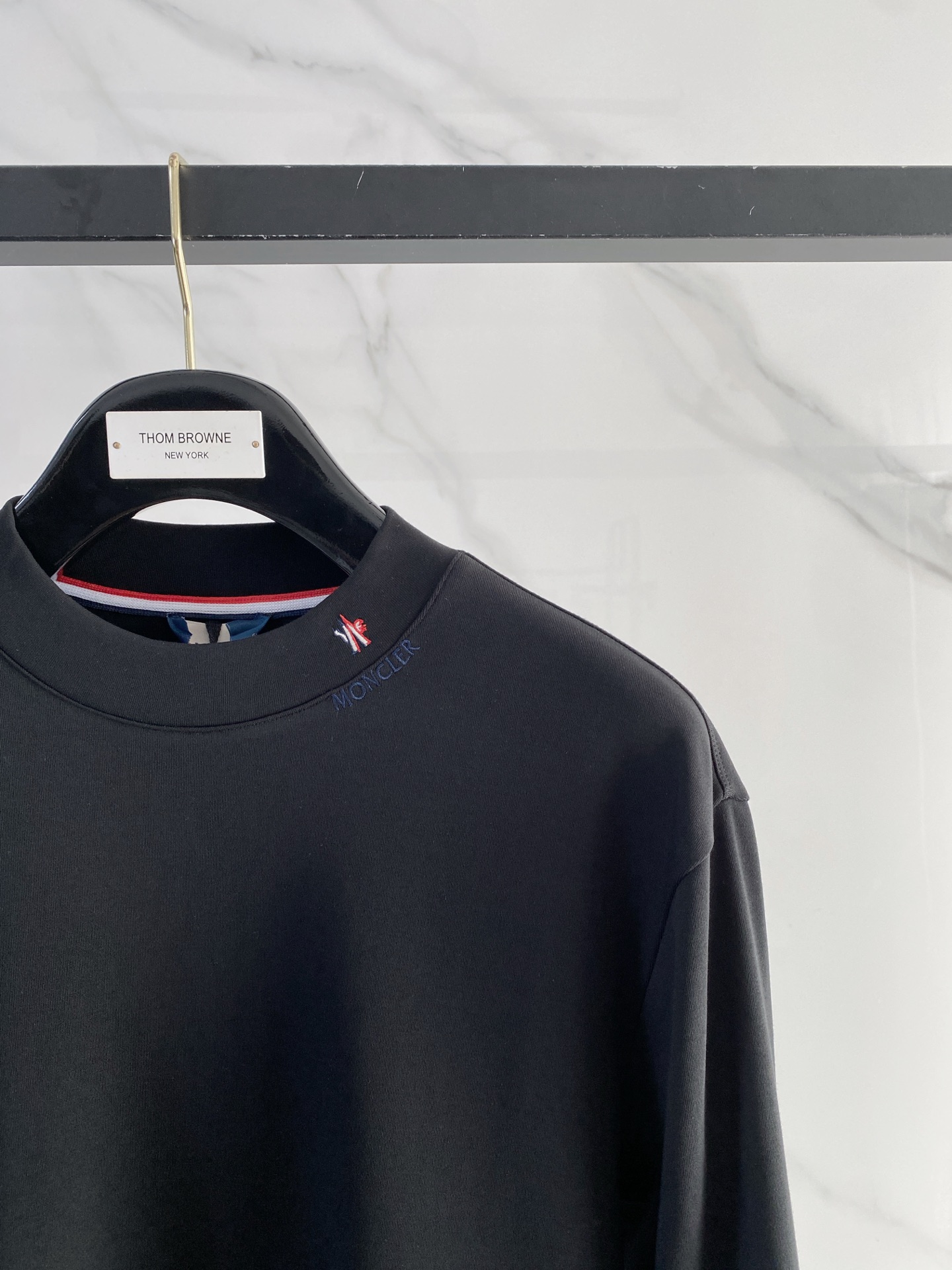 蒙口 精品打底衫 贸易公司订单 25SS 秋冬新款意式轻奢男士休闲长袖打底衫长袖 T恤 卫衣平整的抗皱性