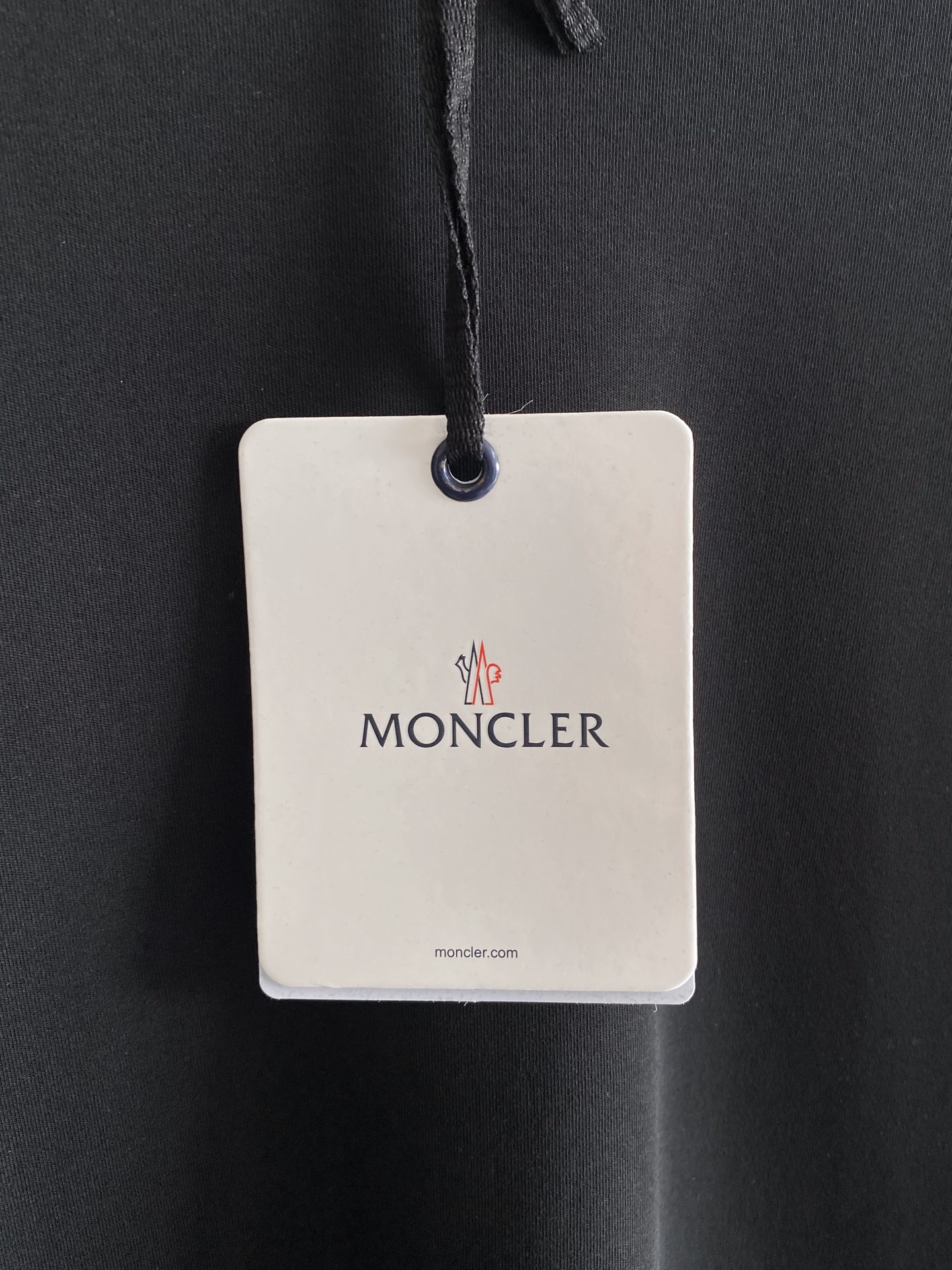 蒙口 精品打底衫 贸易公司订单 25SS 秋冬新款意式轻奢男士休闲长袖打底衫长袖 T恤 卫衣平整的抗皱性