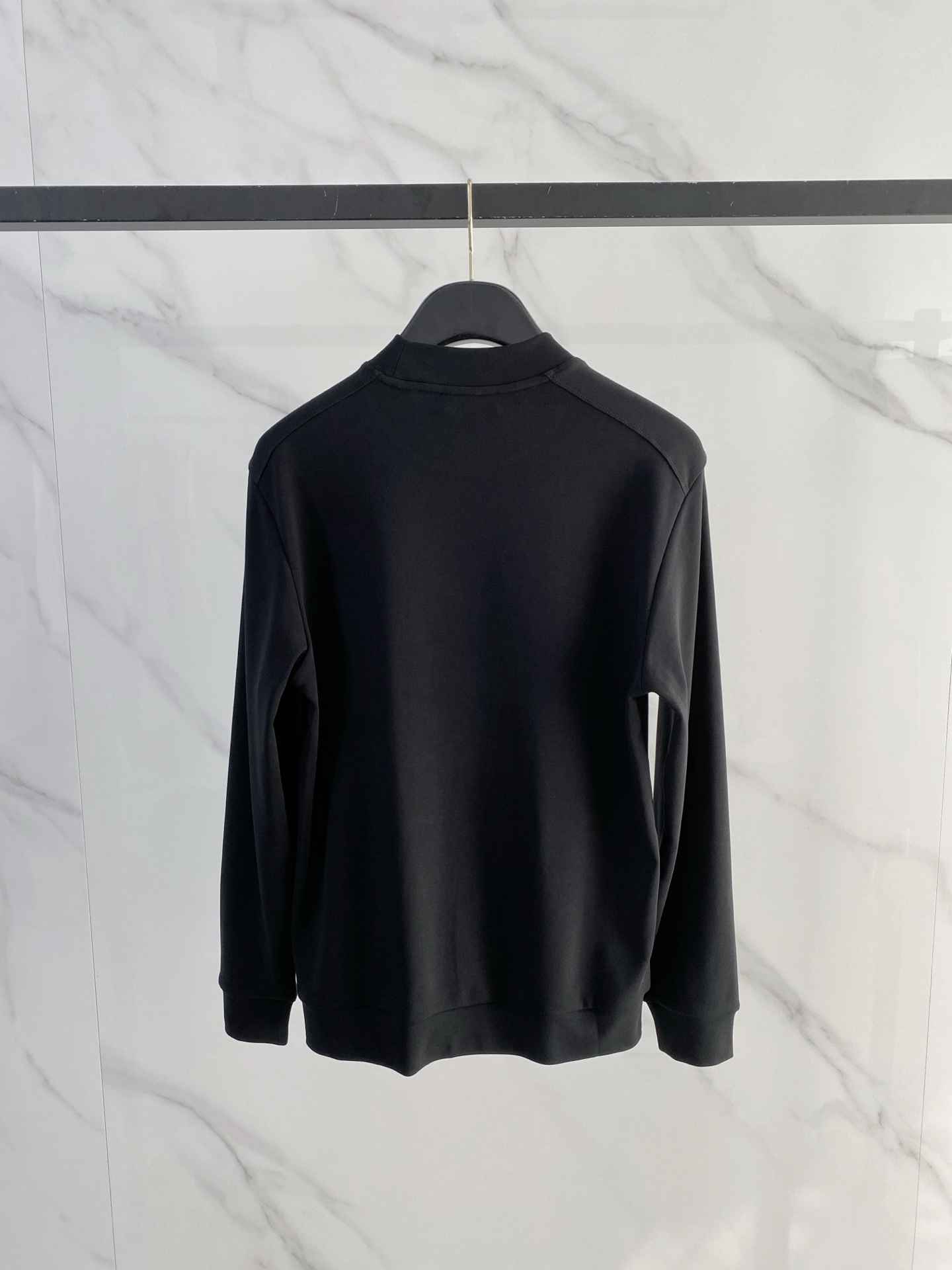 普拉达 精品打底衫 贸易公司订单 25SS 秋冬新款意式轻奢男士休闲长袖打底衫长袖 T恤 卫衣平整的抗皱