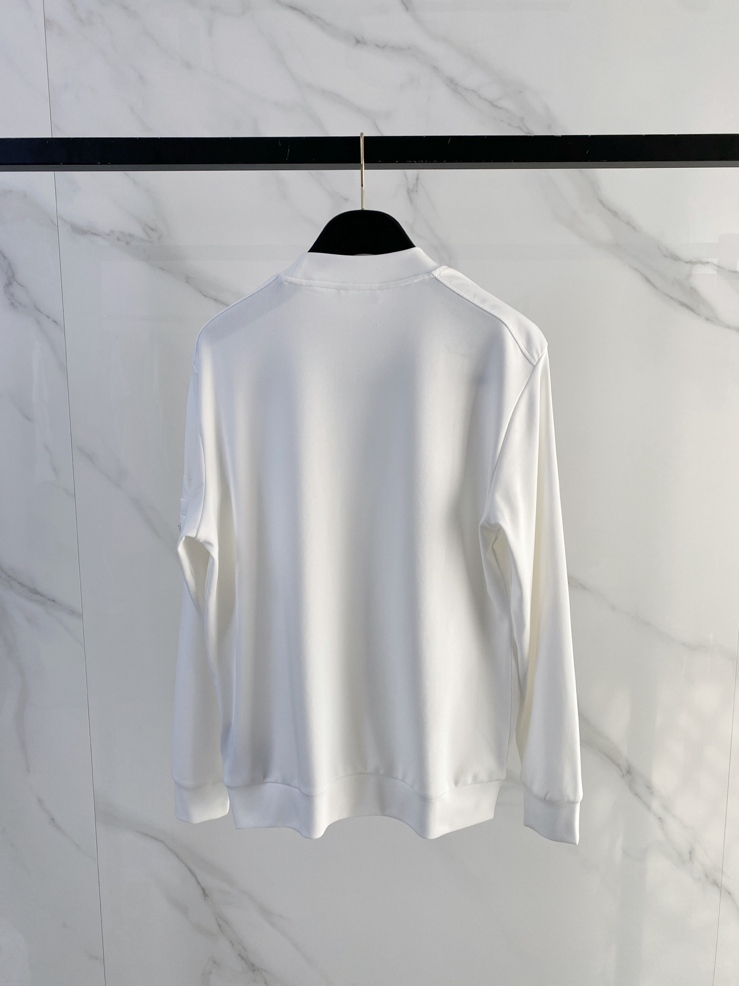 普拉达 精品打底衫 贸易公司订单 25SS 秋冬新款意式轻奢男士休闲长袖打底衫长袖 T恤 卫衣平整的抗皱