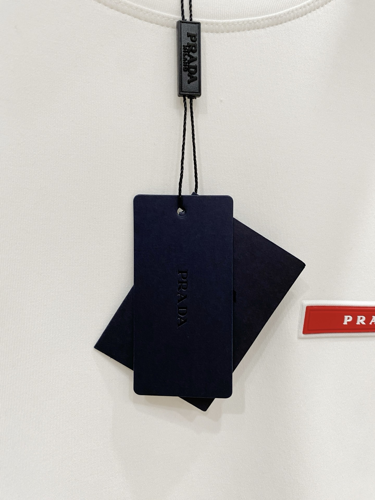 普拉达 精品打底衫 贸易公司订单 25SS 秋冬新款意式轻奢男士休闲长袖打底衫长袖 T恤 卫衣平整的抗皱