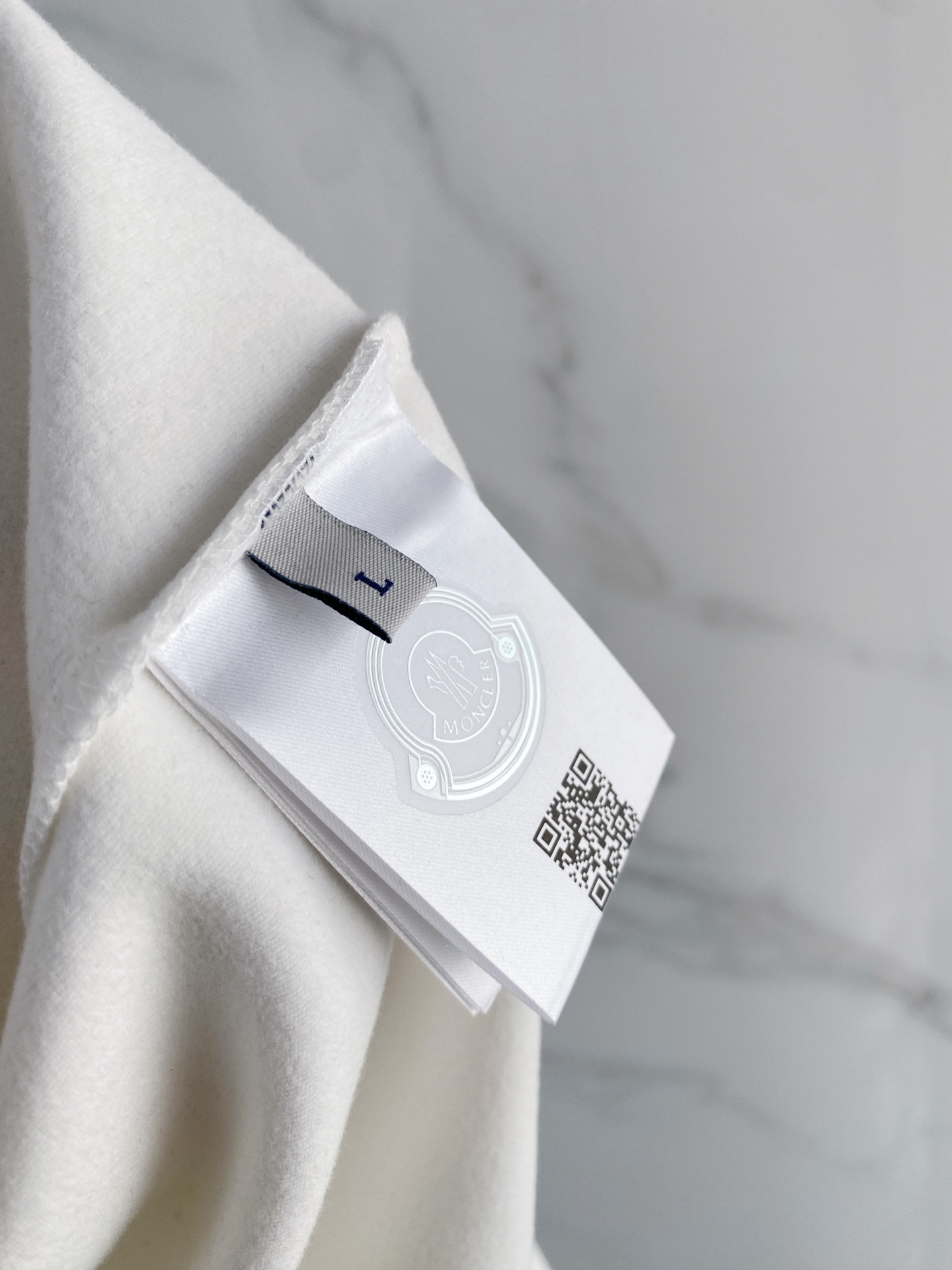 蒙口 精品打底衫 贸易公司订单 25SS 秋冬新款意式轻奢男士休闲长袖打底衫长袖 T恤 卫衣平整的抗皱性