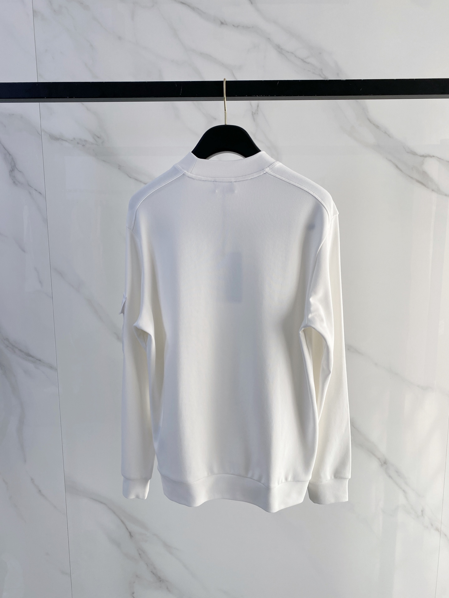 蒙口 精品打底衫 贸易公司订单 25SS 秋冬新款意式轻奢男士休闲长袖打底衫长袖 T恤 卫衣平整的抗皱性