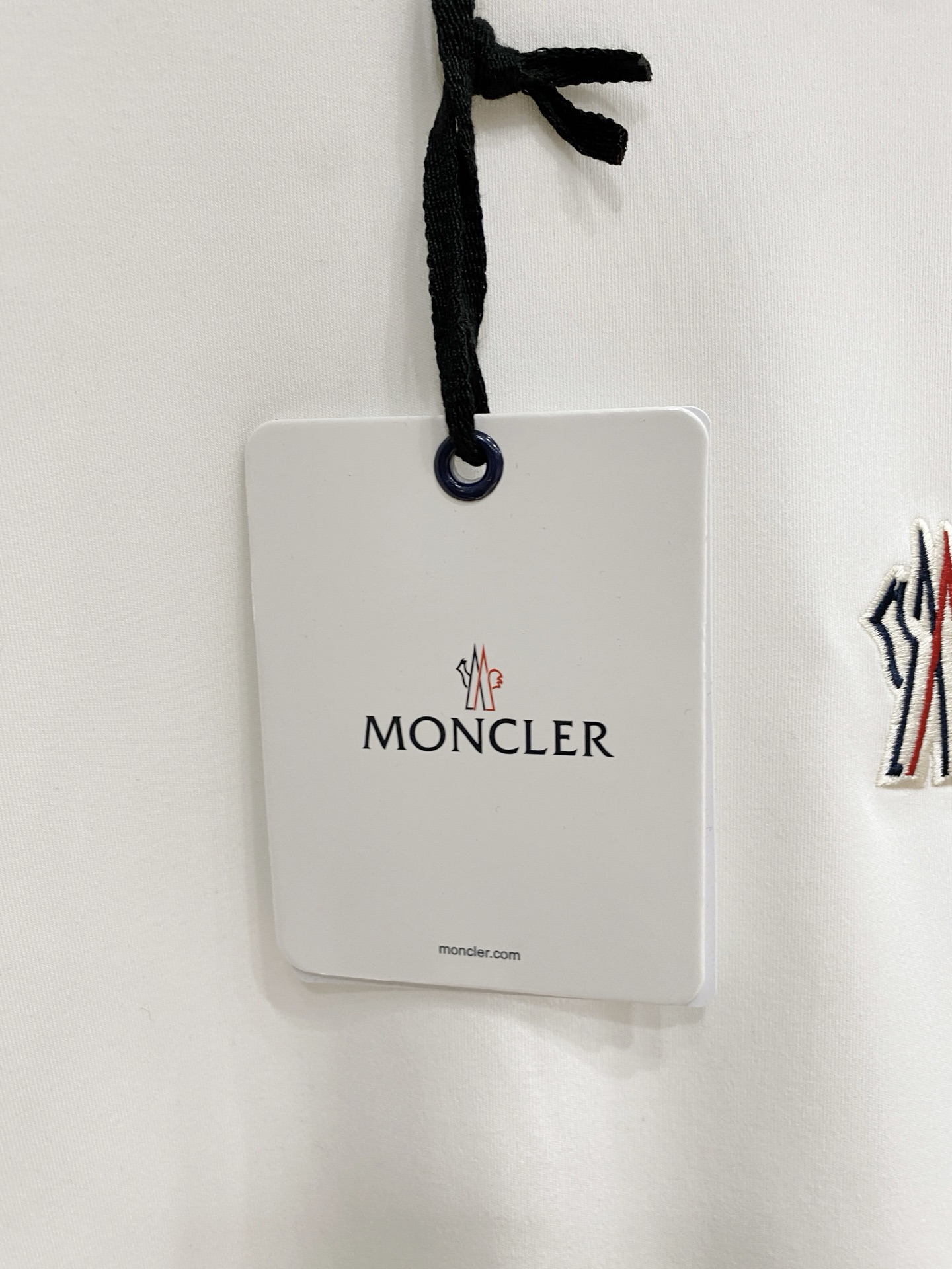 蒙口 精品打底衫 贸易公司订单 25SS 秋冬新款意式轻奢男士休闲长袖打底衫长袖 T恤 卫衣平整的抗皱性