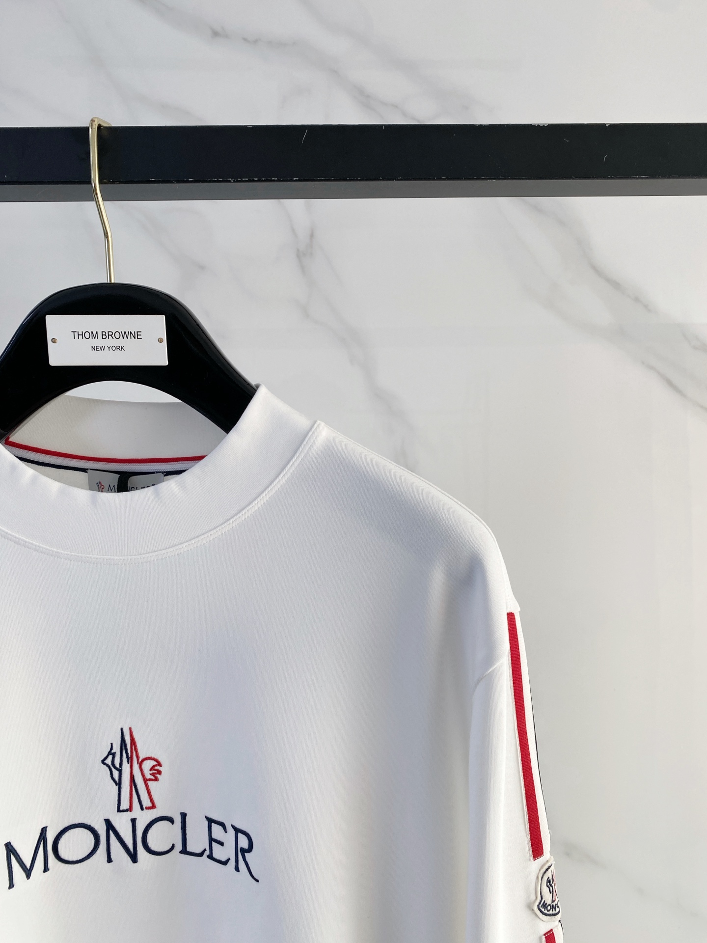 蒙口 精品打底衫 贸易公司订单 25SS 秋冬新款意式轻奢男士休闲长袖打底衫长袖 T恤 卫衣平整的抗皱性