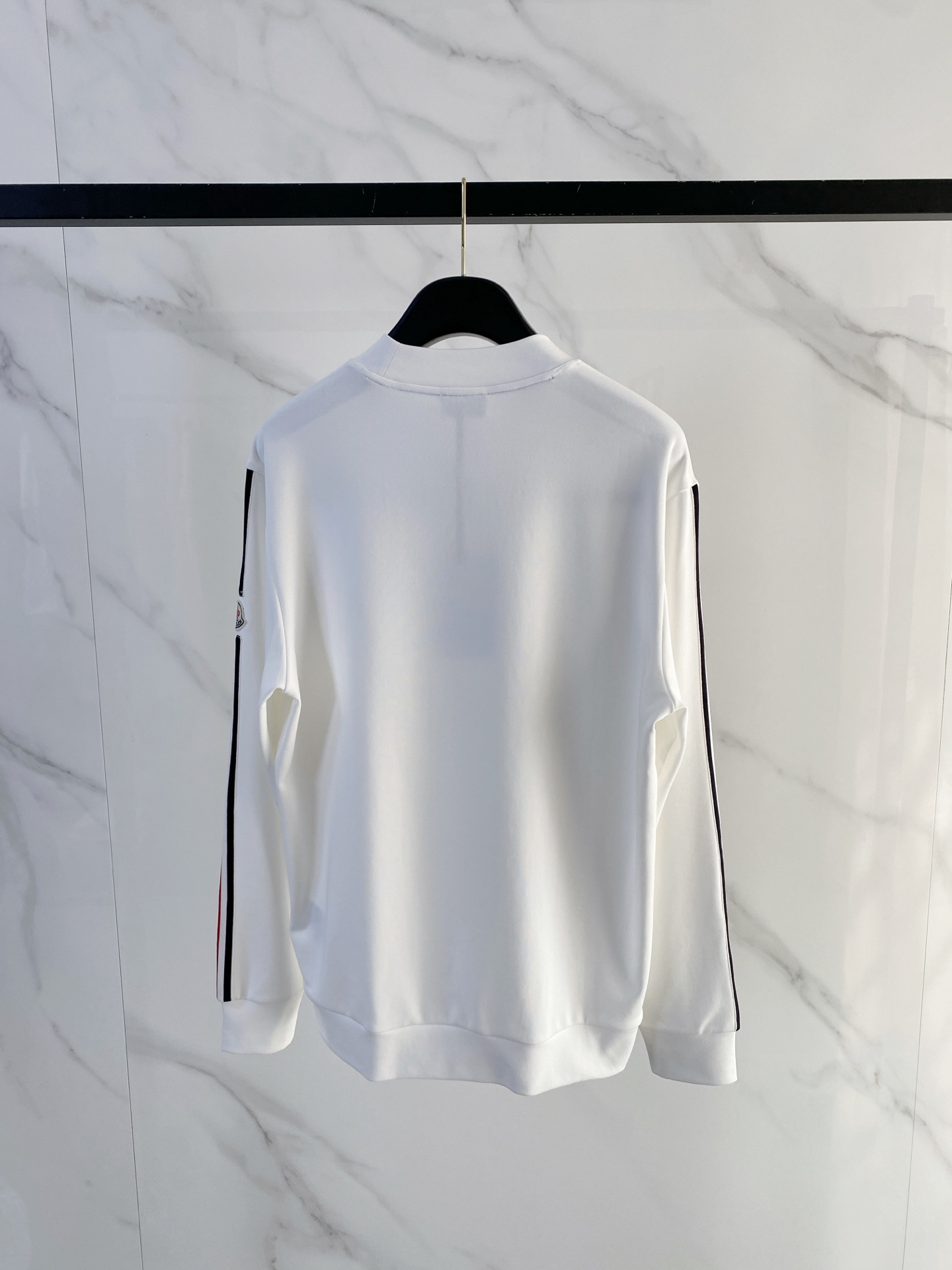 蒙口 精品打底衫 贸易公司订单 25SS 秋冬新款意式轻奢男士休闲长袖打底衫长袖 T恤 卫衣平整的抗皱性