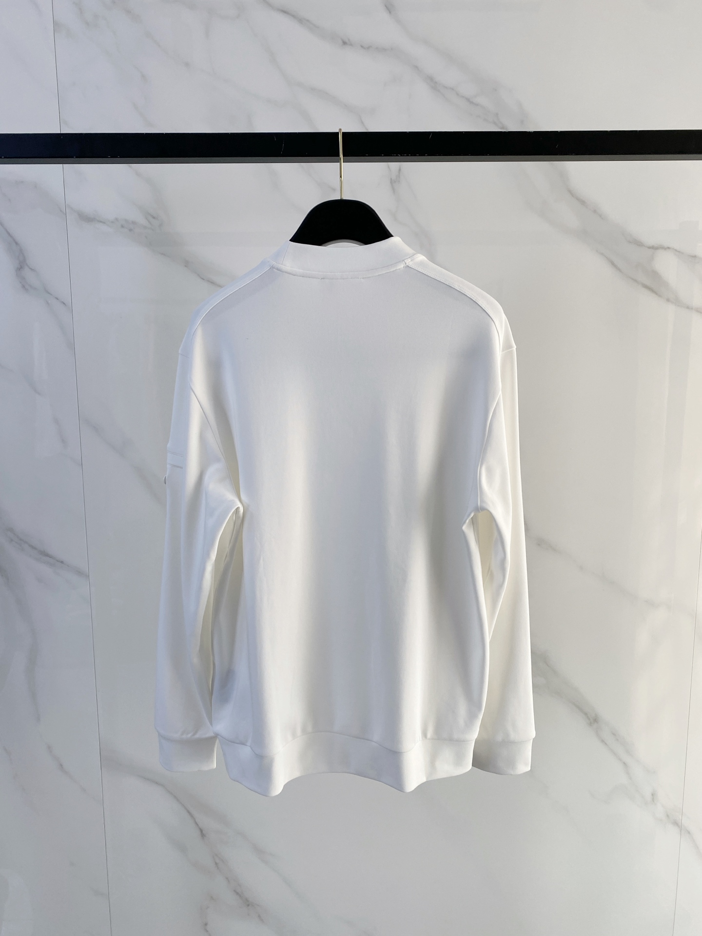 普拉达 精品打底衫 贸易公司订单 25SS 秋冬新款意式轻奢男士休闲长袖打底衫长袖 T恤 卫衣平整的抗皱