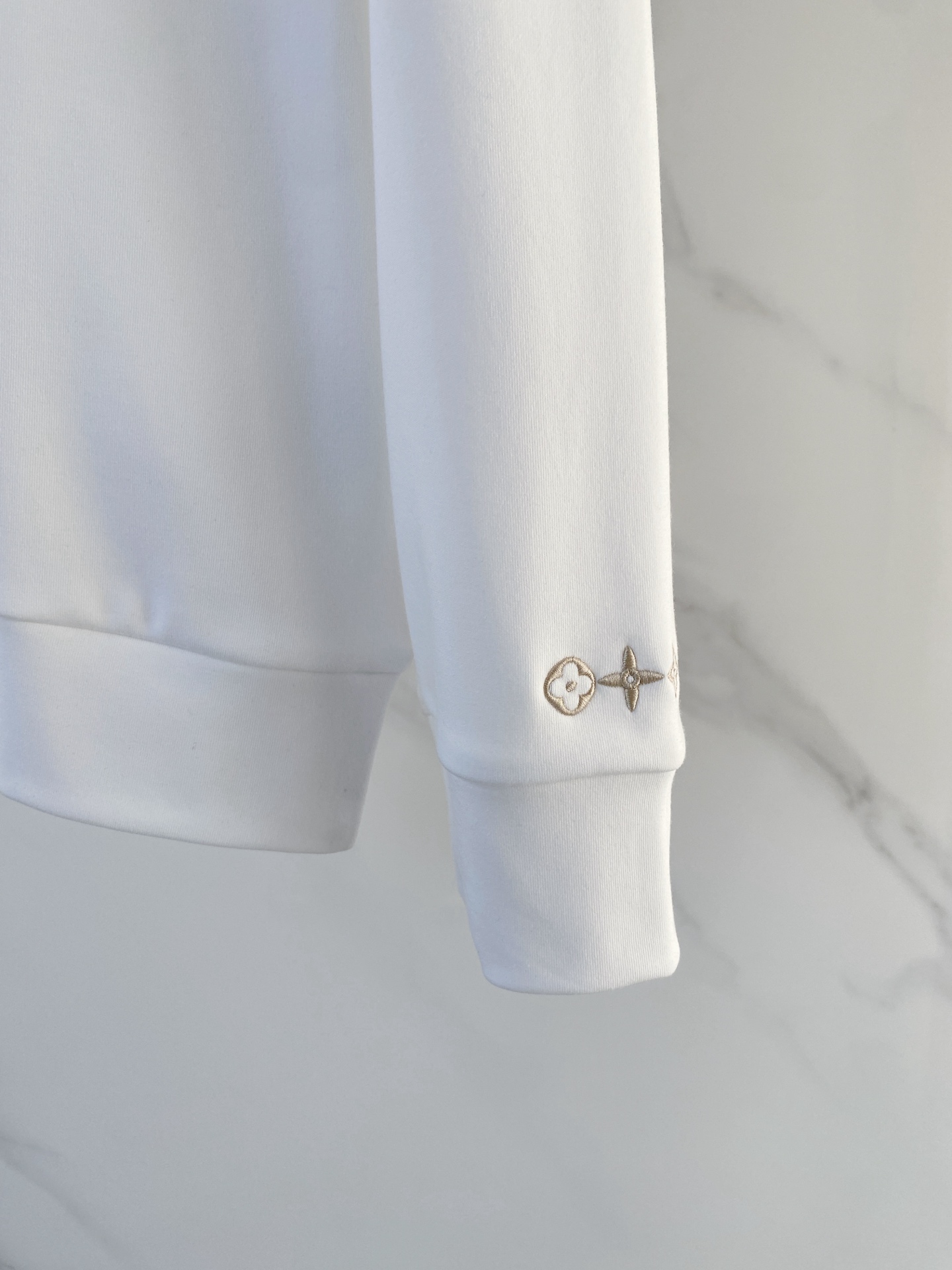 1v 路易威登 精品打底衫 贸易公司订单 25SS 秋冬新款意式轻奢男士休闲长袖打底衫长袖 T恤 卫衣平