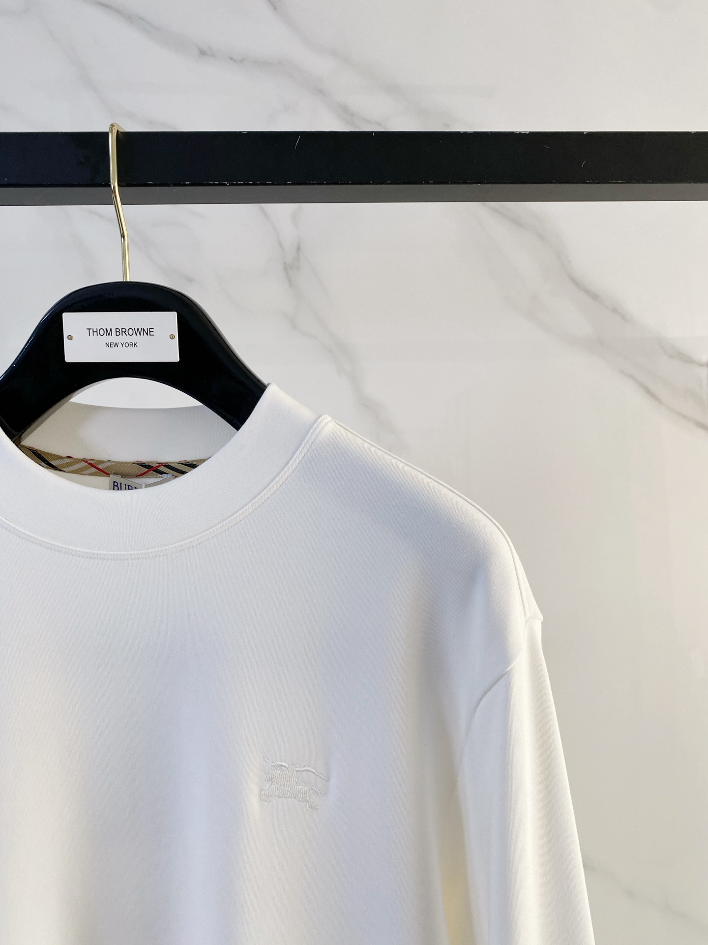 巴宝莉 精品打底衫 贸易公司订单 25SS 秋冬新款意式轻奢男士休闲长袖打底衫长袖 T恤 卫衣平整的抗皱