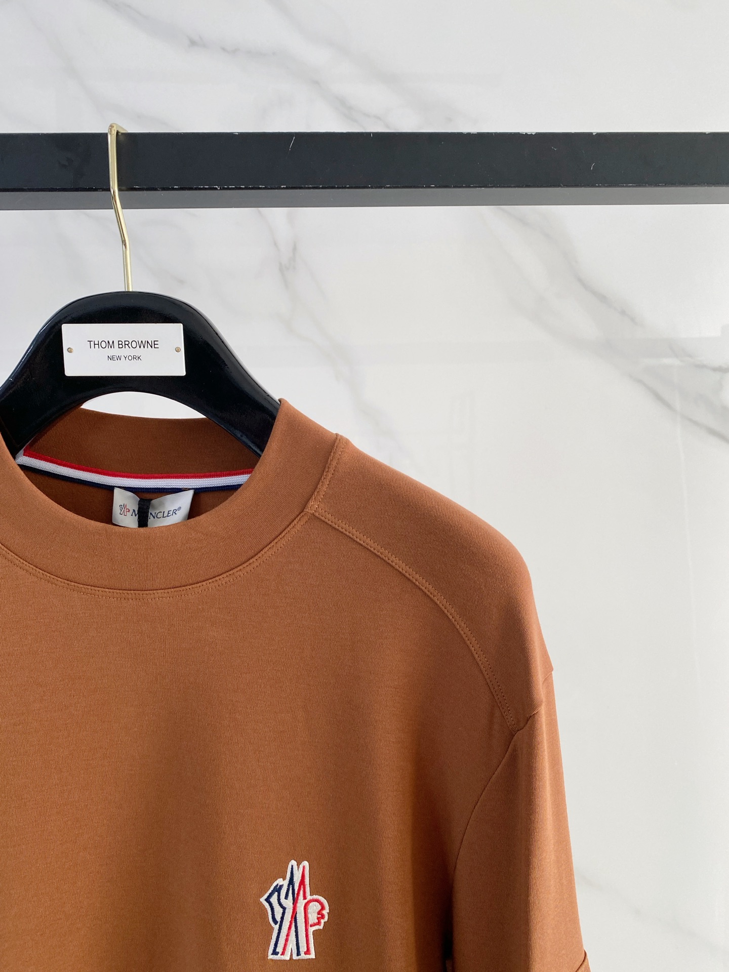 蒙口 精品打底衫 贸易公司订单 25SS 秋冬新款意式轻奢男士休闲长袖打底衫长袖 T恤 卫衣平整的抗皱性