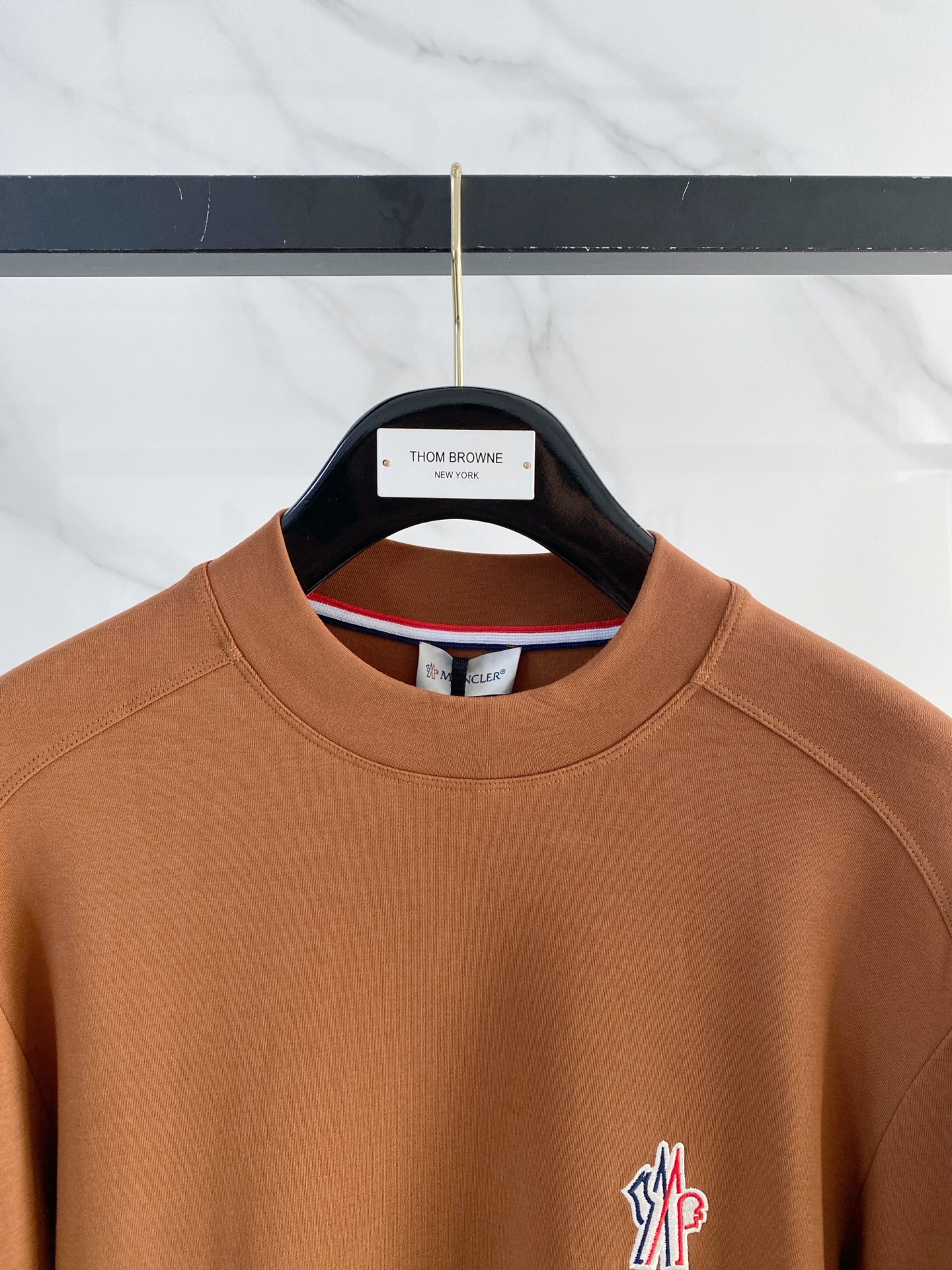 蒙口 精品打底衫 贸易公司订单 25SS 秋冬新款意式轻奢男士休闲长袖打底衫长袖 T恤 卫衣平整的抗皱性