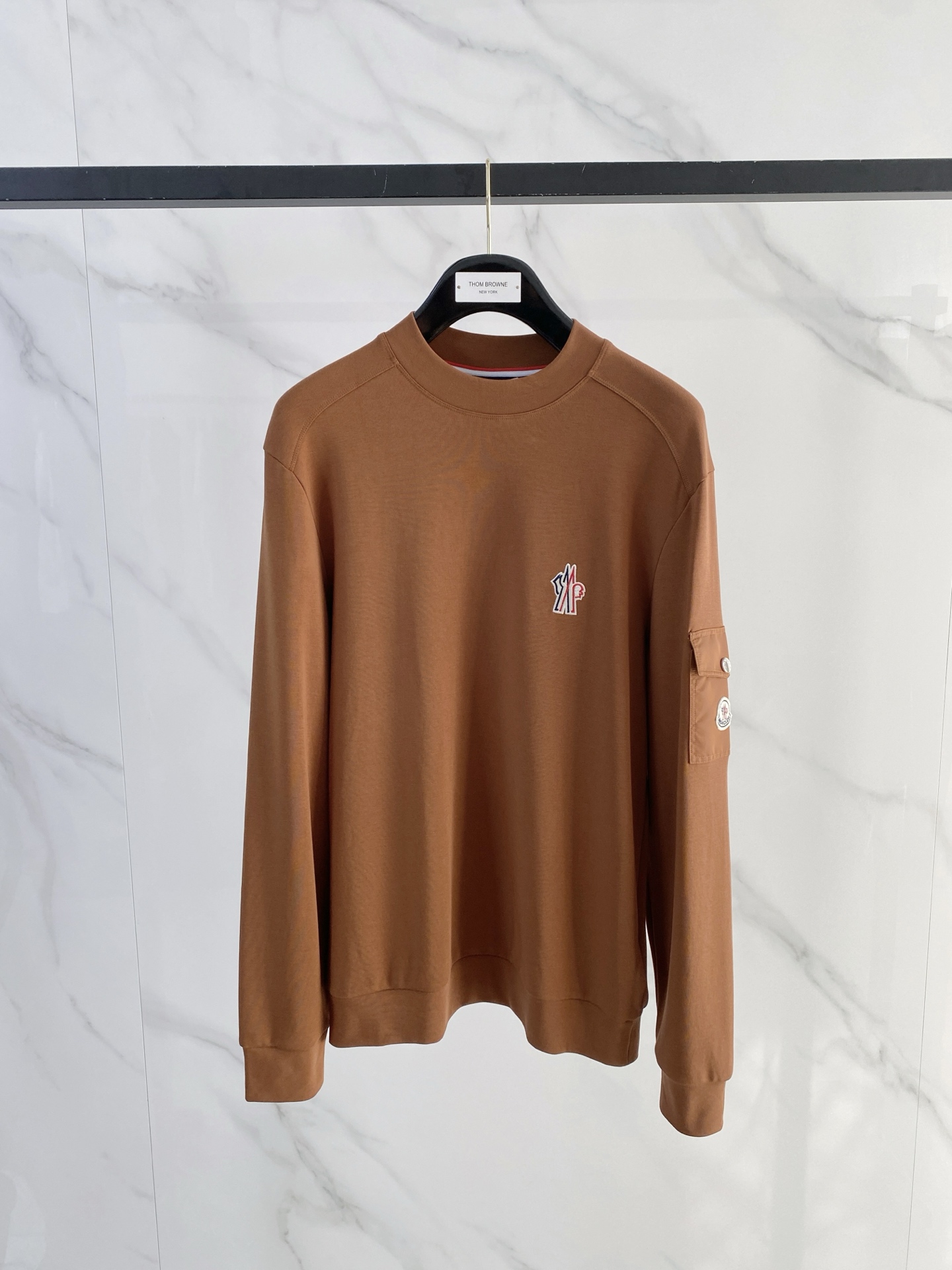 蒙口 精品打底衫 贸易公司订单 25SS 秋冬新款意式轻奢男士休闲长袖打底衫长袖 T恤 卫衣平整的抗皱性