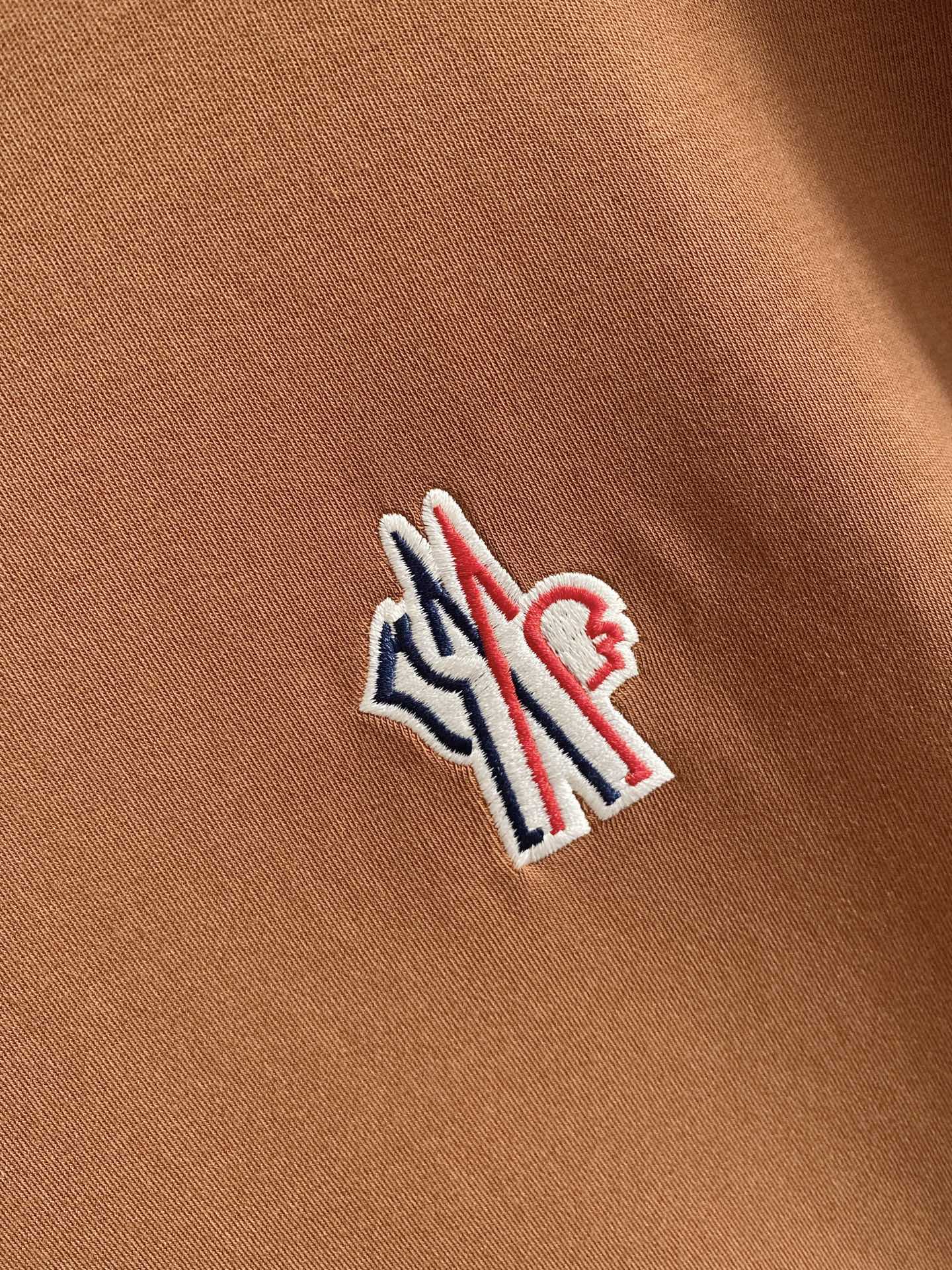 蒙口 精品打底衫 贸易公司订单 25SS 秋冬新款意式轻奢男士休闲长袖打底衫长袖 T恤 卫衣平整的抗皱性