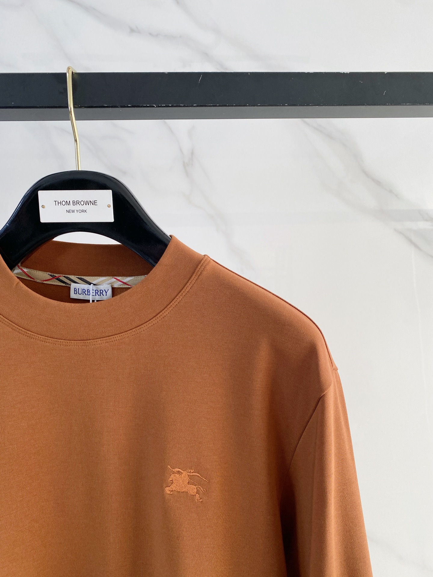 巴宝莉 精品打底衫 贸易公司订单 25SS 秋冬新款意式轻奢男士休闲长袖打底衫长袖 T恤 卫衣平整的抗皱