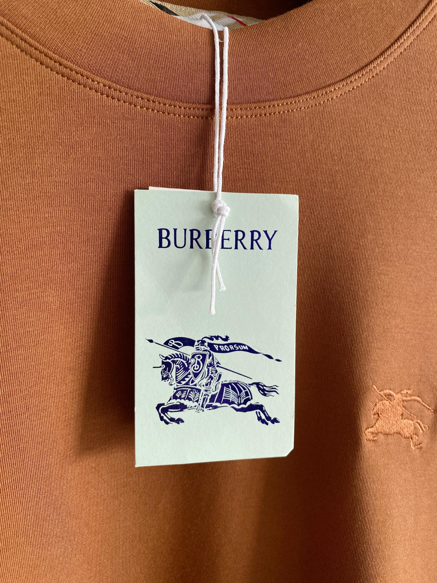 巴宝莉 精品打底衫 贸易公司订单 25SS 秋冬新款意式轻奢男士休闲长袖打底衫长袖 T恤 卫衣平整的抗皱