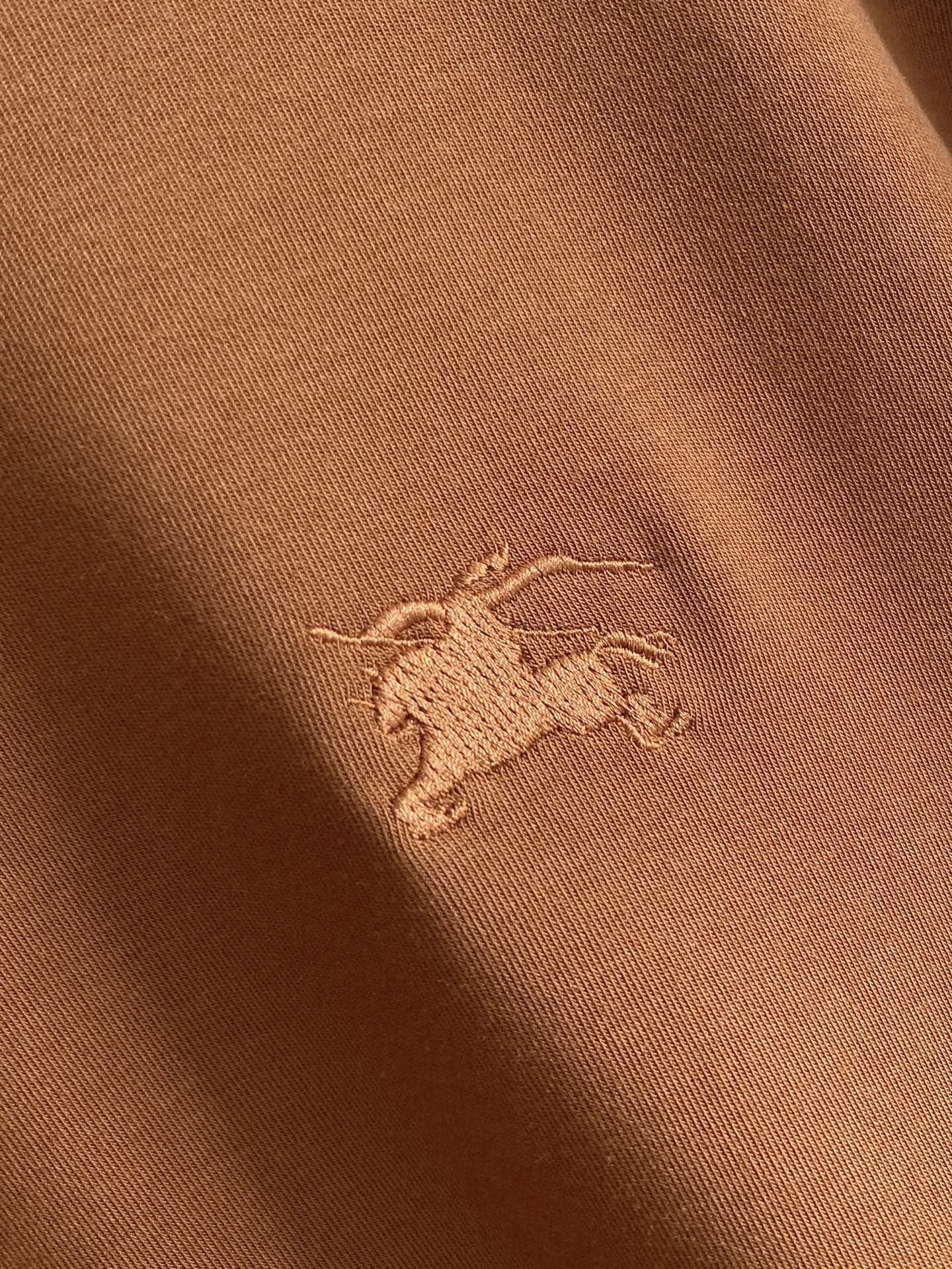 巴宝莉 精品打底衫 贸易公司订单 25SS 秋冬新款意式轻奢男士休闲长袖打底衫长袖 T恤 卫衣平整的抗皱