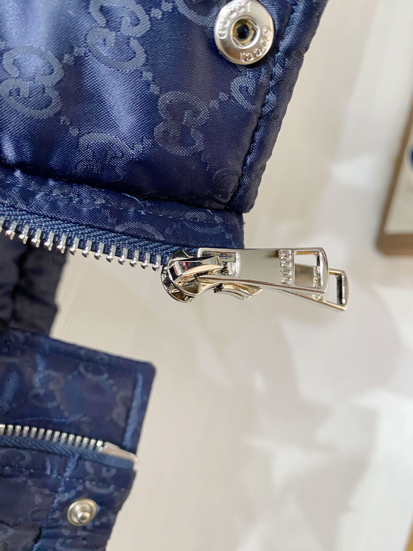 2025秋冬新款羽绒服 原版1:1订制五金配件全进口原版定制 欢迎专柜对比 绝对的高品质 采用国标白鸭绒