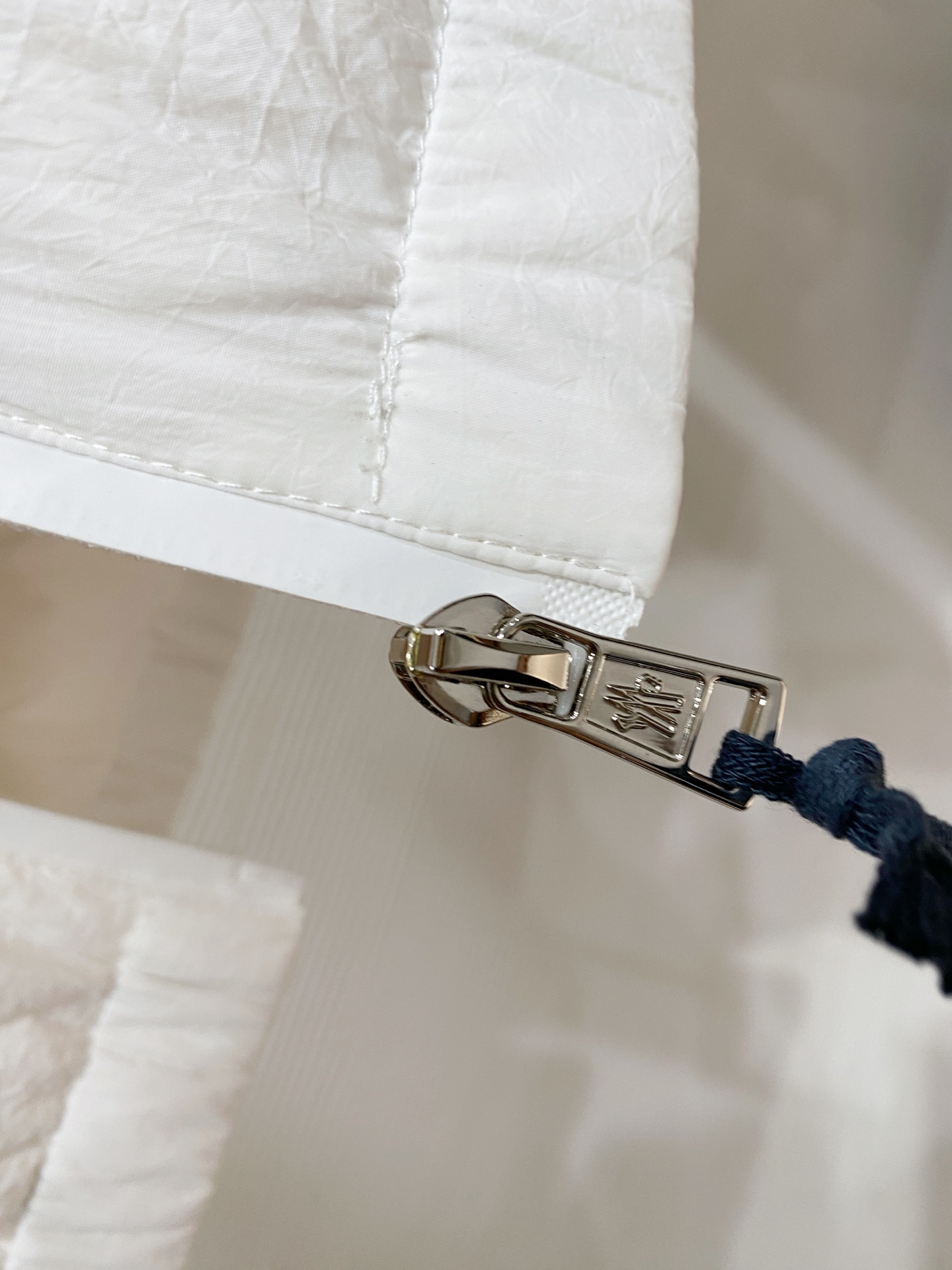 蒙口 2025秋冬新款羽绒服 原版1:1订制五金配件全进口原版定制 欢迎专柜对比 绝对的高品质 采用国标