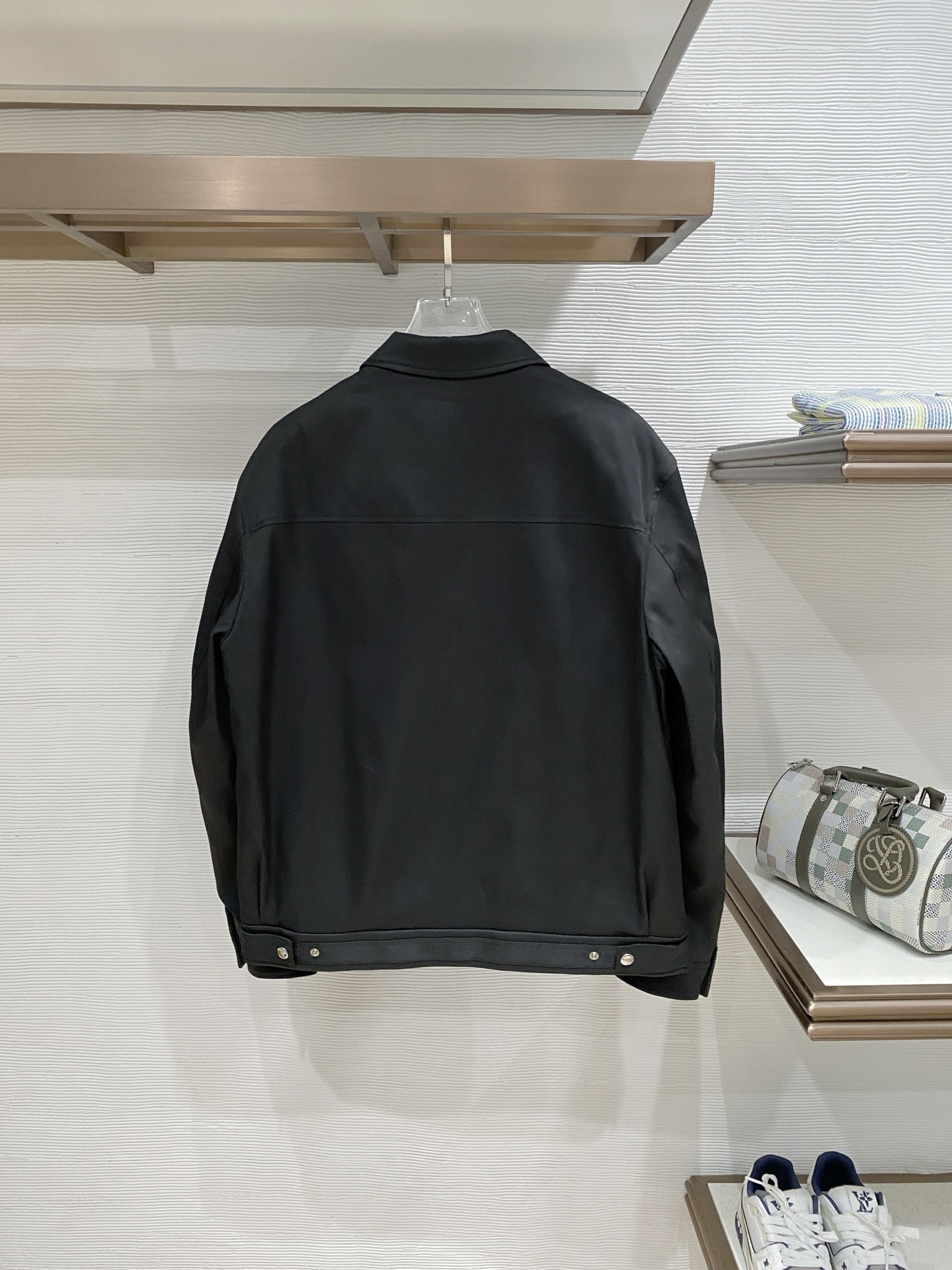 普拉达 2025秋冬新款羽绒服 原版1:1订制五金配件全进口原版定制 欢迎专柜对比 绝对的高品质 采用国