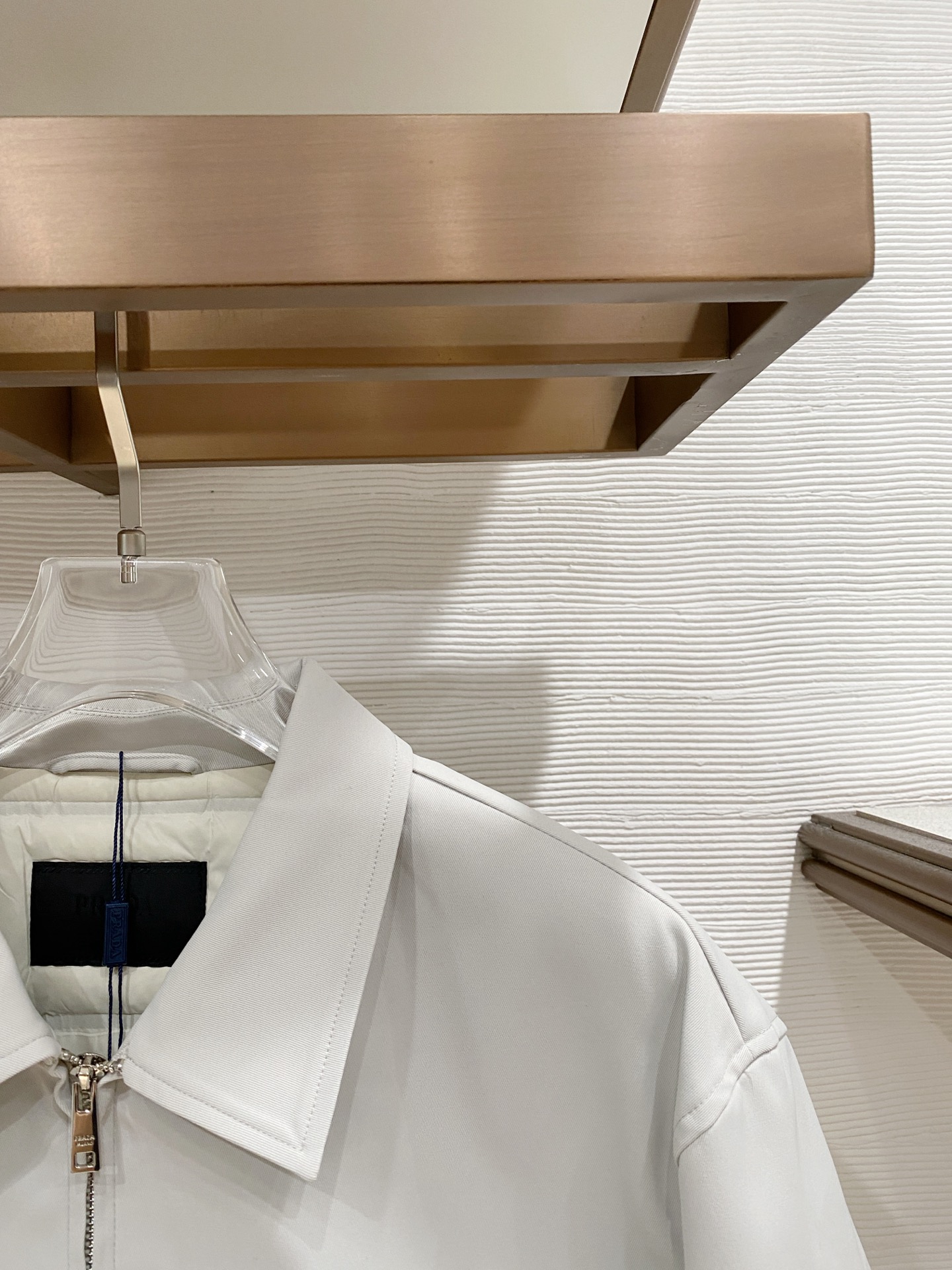 普拉达 2025秋冬新款羽绒服 原版1:1订制五金配件全进口原版定制 欢迎专柜对比 绝对的高品质 采用国