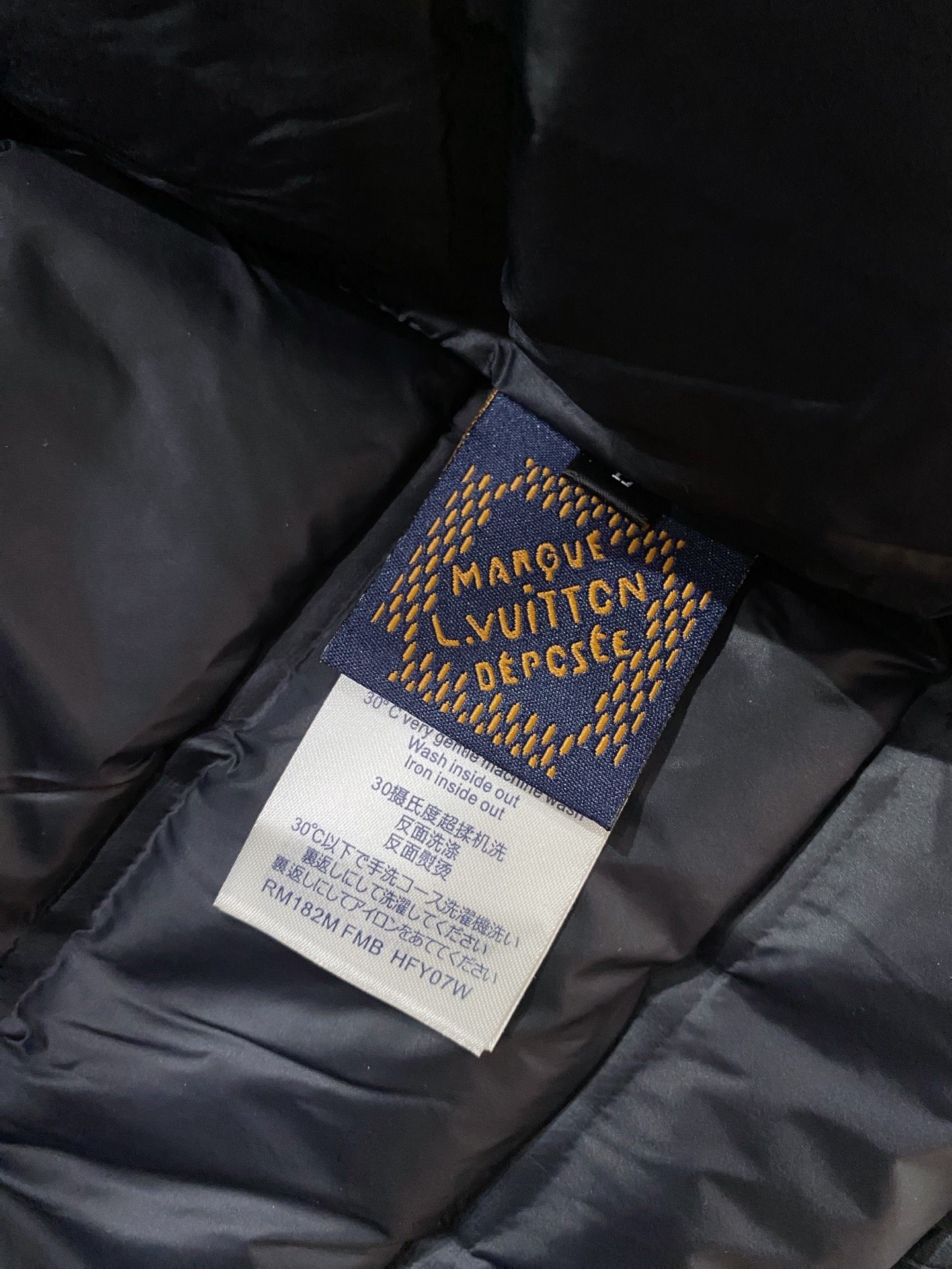 1v路易威登 2025秋冬新款羽绒服 原版1:1订制五金配件全进口原版定制 欢迎专柜对比 绝对的高品质 