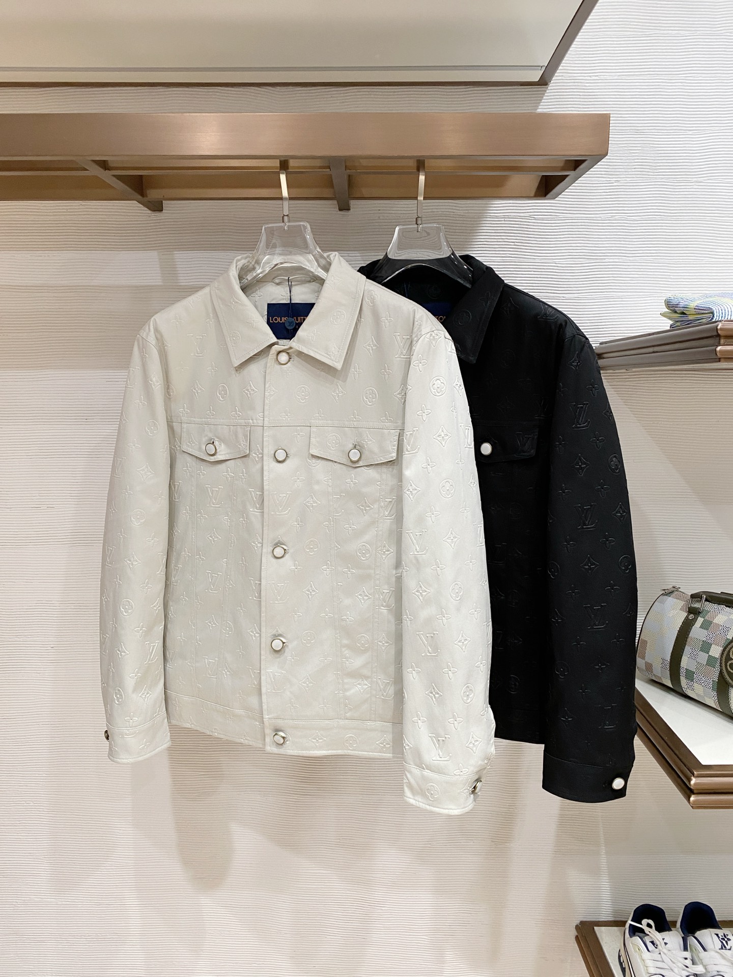 1v路易威登 2025秋冬新款羽绒服 原版1:1订制五金配件全进口原版定制 欢迎专柜对比 绝对的高品质 