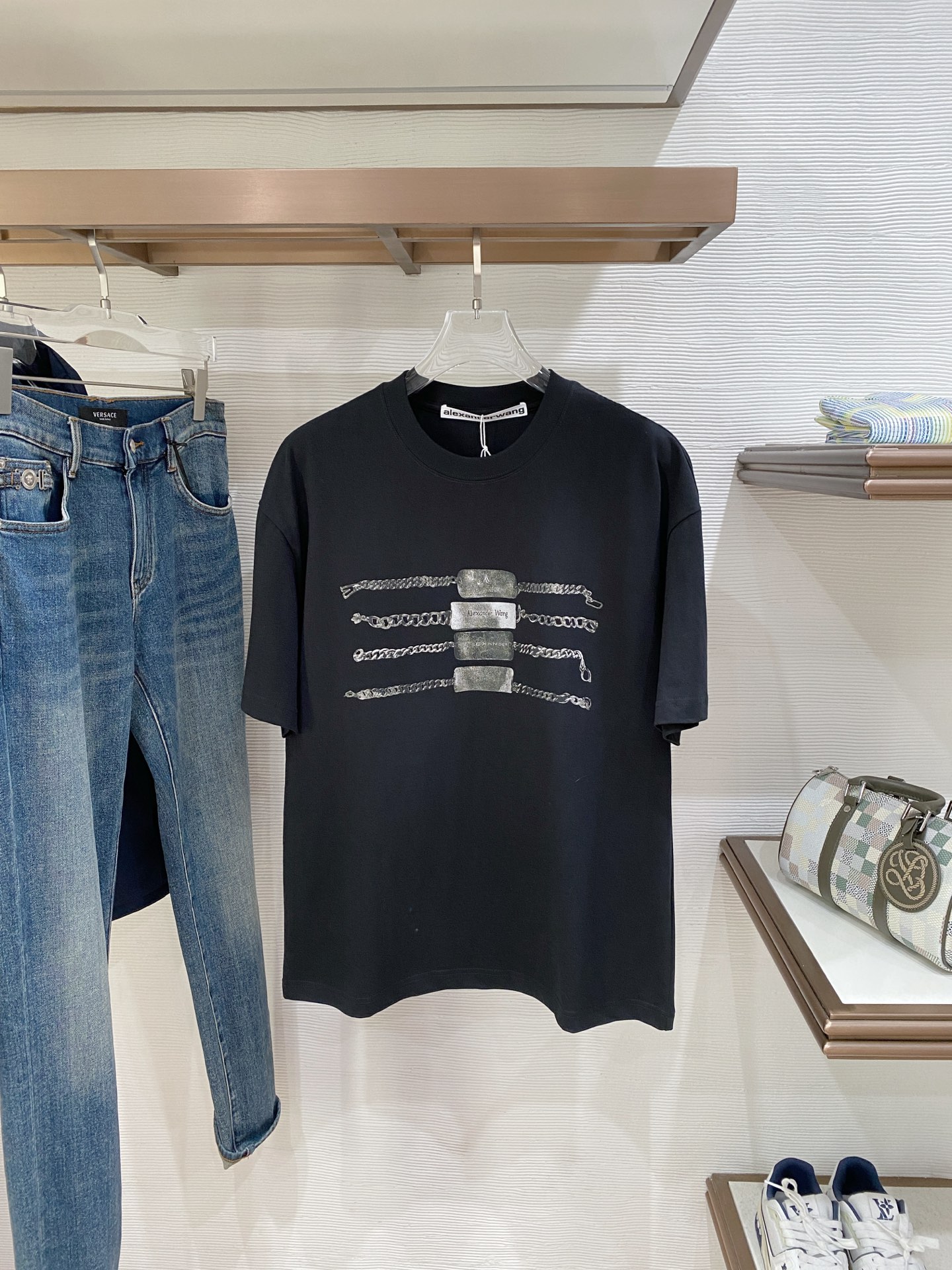 🌟 alexanderwang 亚历山大王经典标识印花短袖T恤，采用280克纯棉面料，柔软透气，夏天穿超