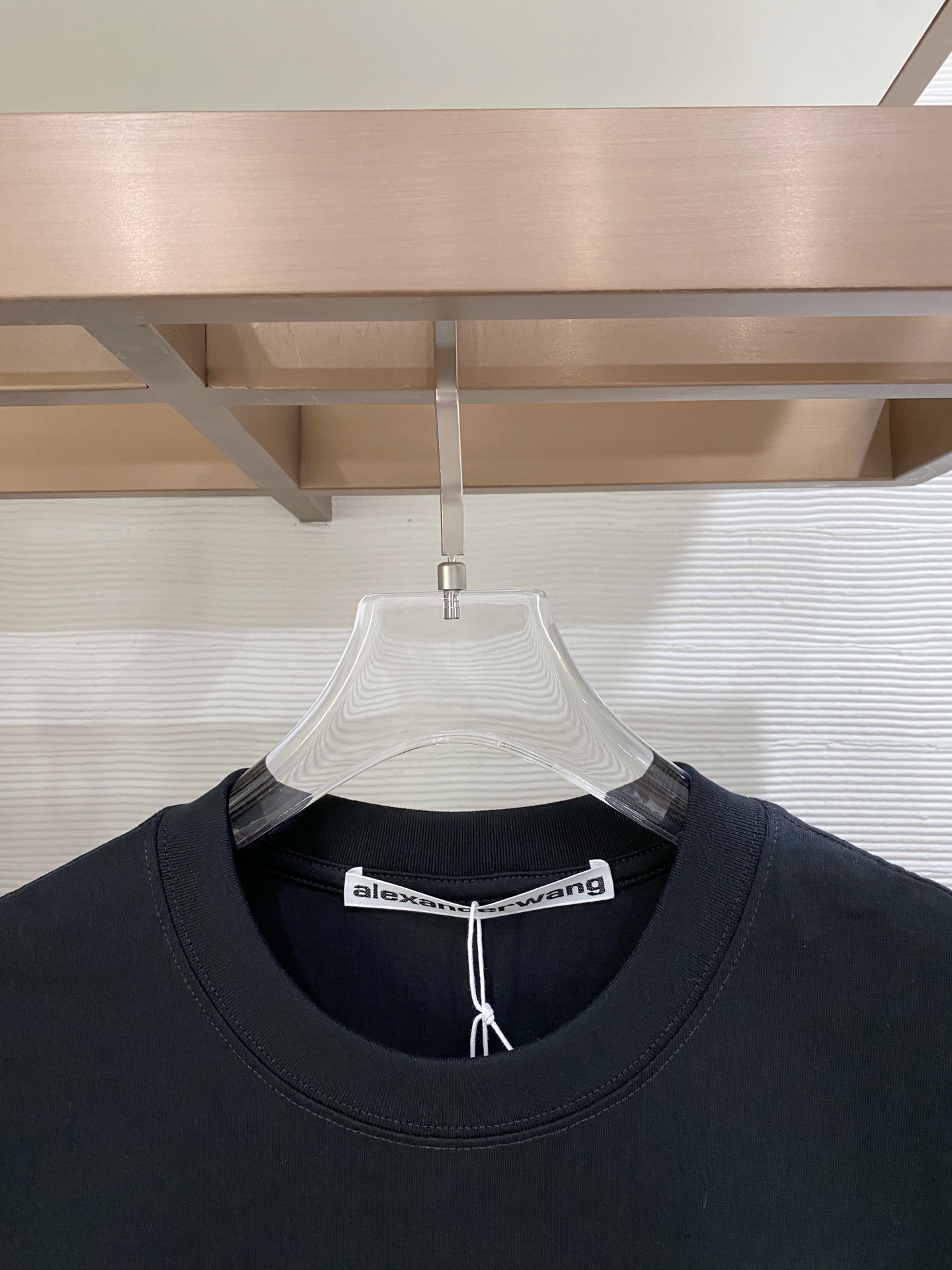 🌟 alexanderwang 亚历山大王经典标识印花短袖T恤，采用280克纯棉面料，柔软透气，夏天穿超