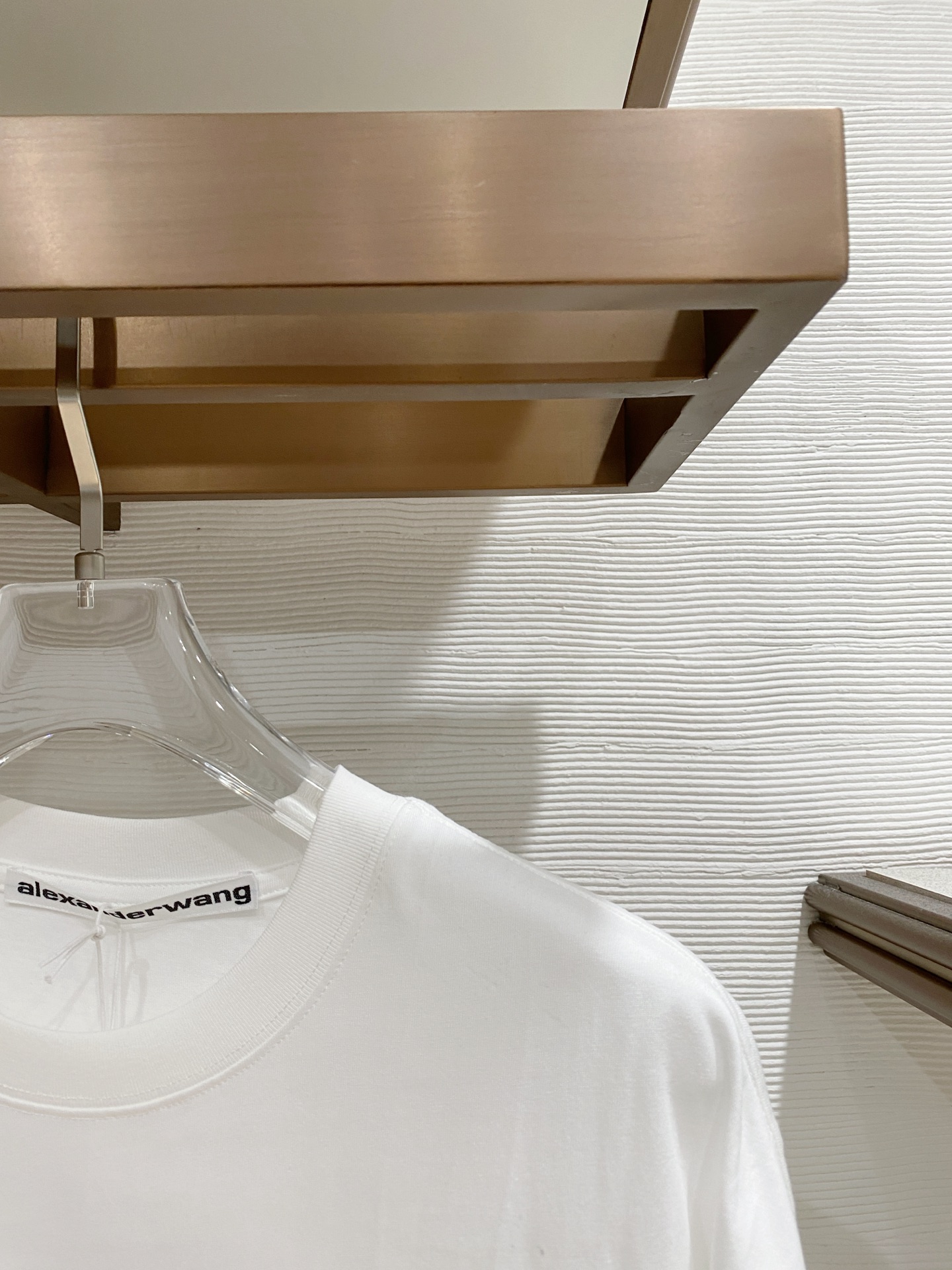 🌟 alexanderwang 亚历山大王经典标识印花短袖T恤，采用280克纯棉面料，柔软透气，夏天穿超