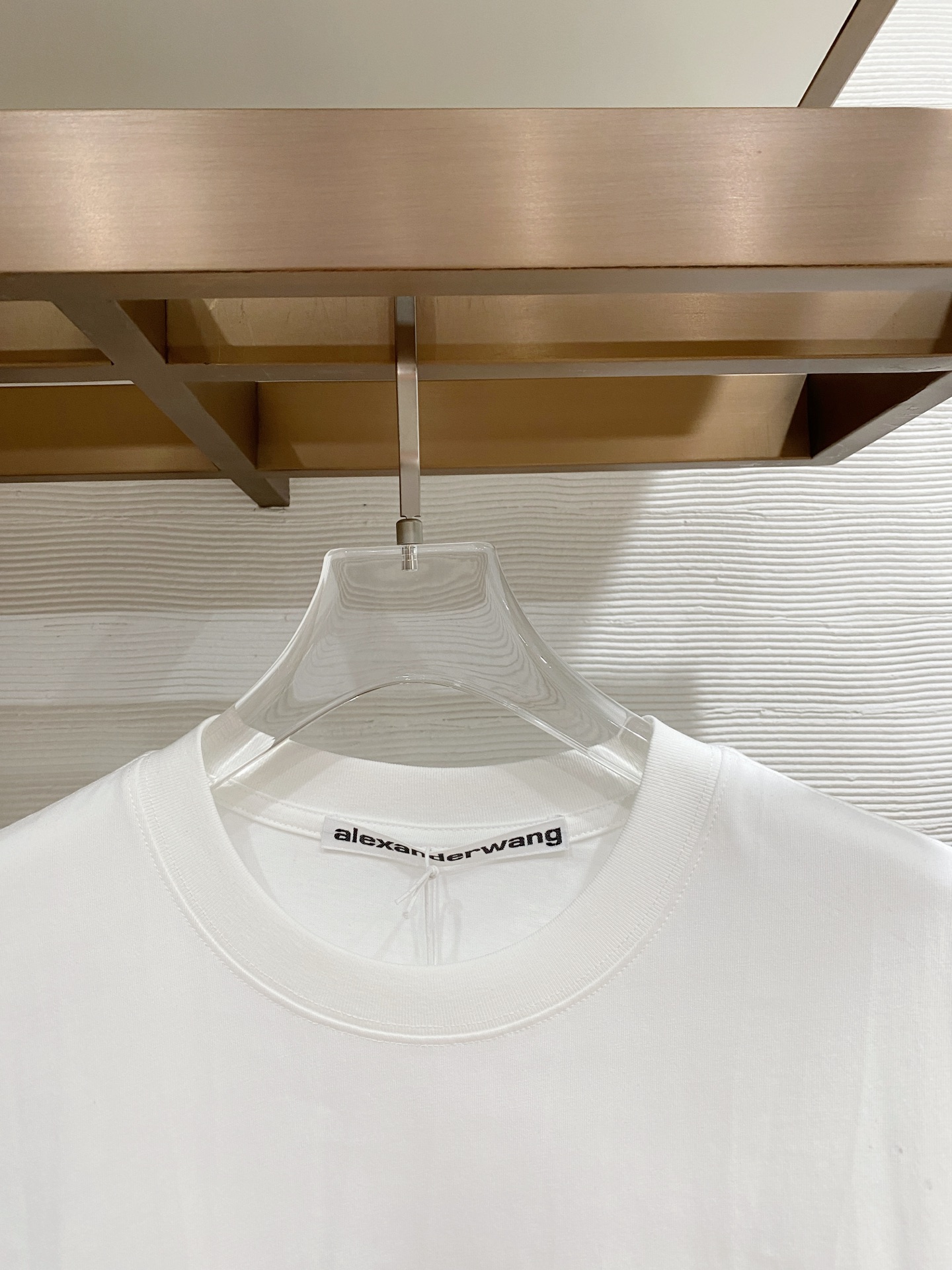 🌟 alexanderwang 亚历山大王经典标识印花短袖T恤，采用280克纯棉面料，柔软透气，夏天穿超