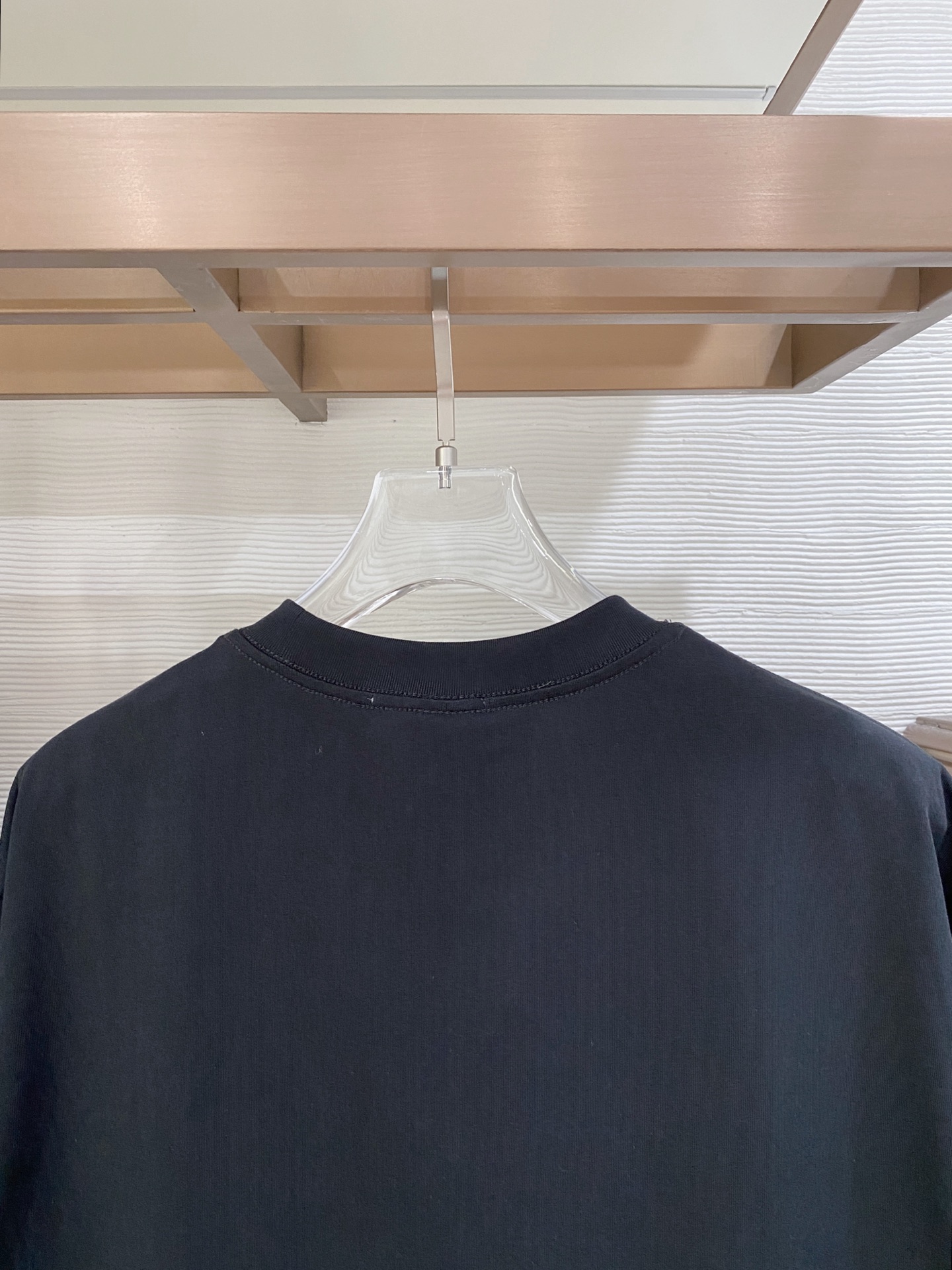🌟 Moncler 蒙口 经典标识印花短袖T恤，采用280克纯棉面料，柔软透气，夏天穿超舒服! 细节满分
