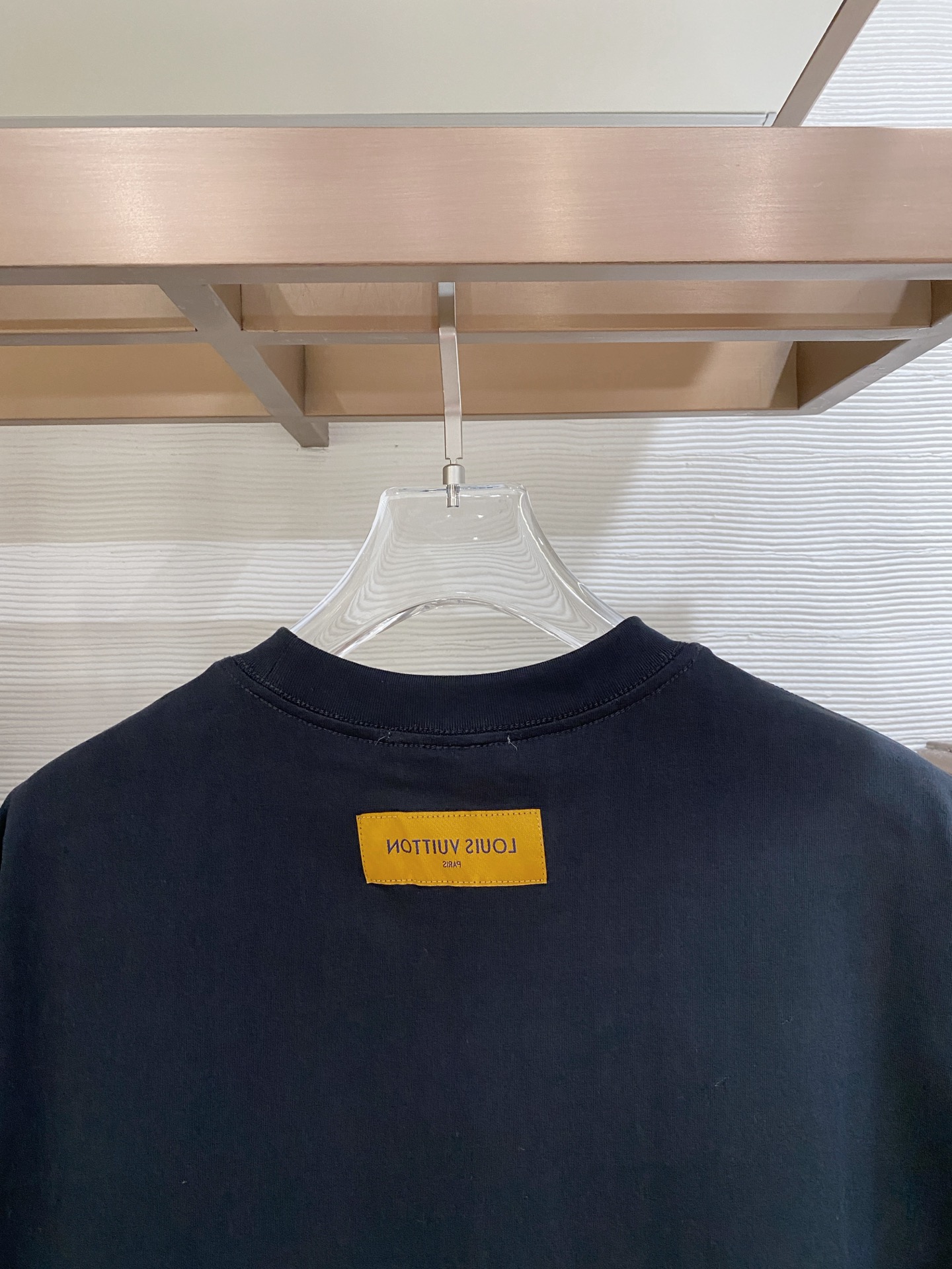 🌟 LouisVuitton 路易威登 经典标识印花短袖T恤，采用280克纯棉面料，柔软透气，夏天穿超舒
