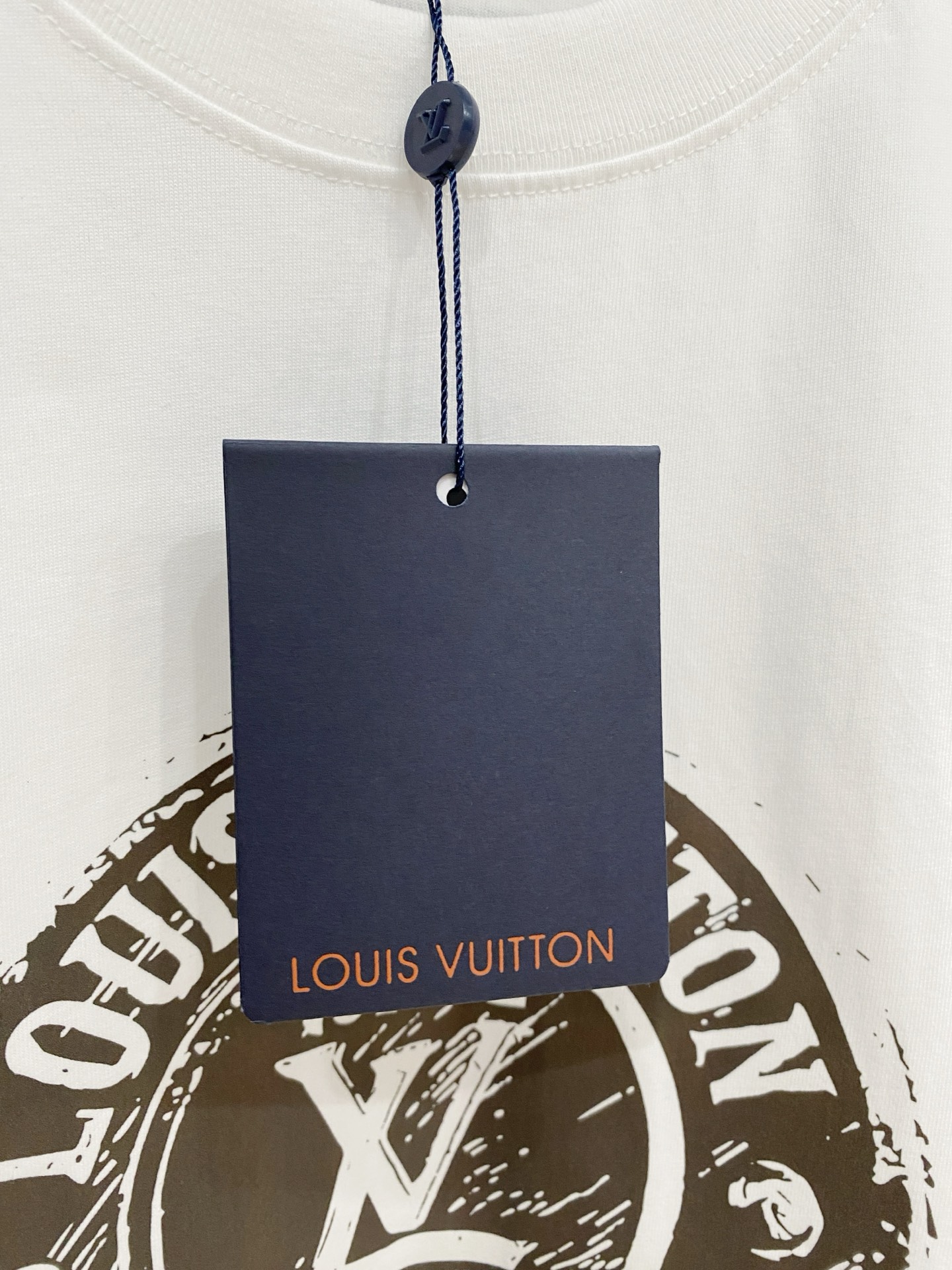 🌟 LouisVuitton 路易威登 经典标识印花短袖T恤，采用280克纯棉面料，柔软透气，夏天穿超舒